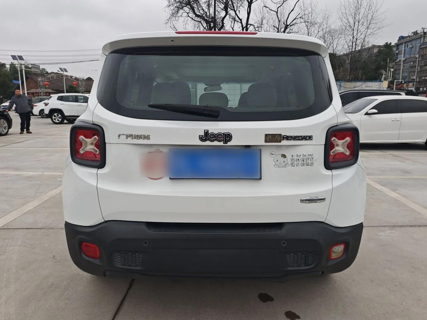 Jeep Renegade 2017 180T Automatic High-Energy Version — миниатюра 5
