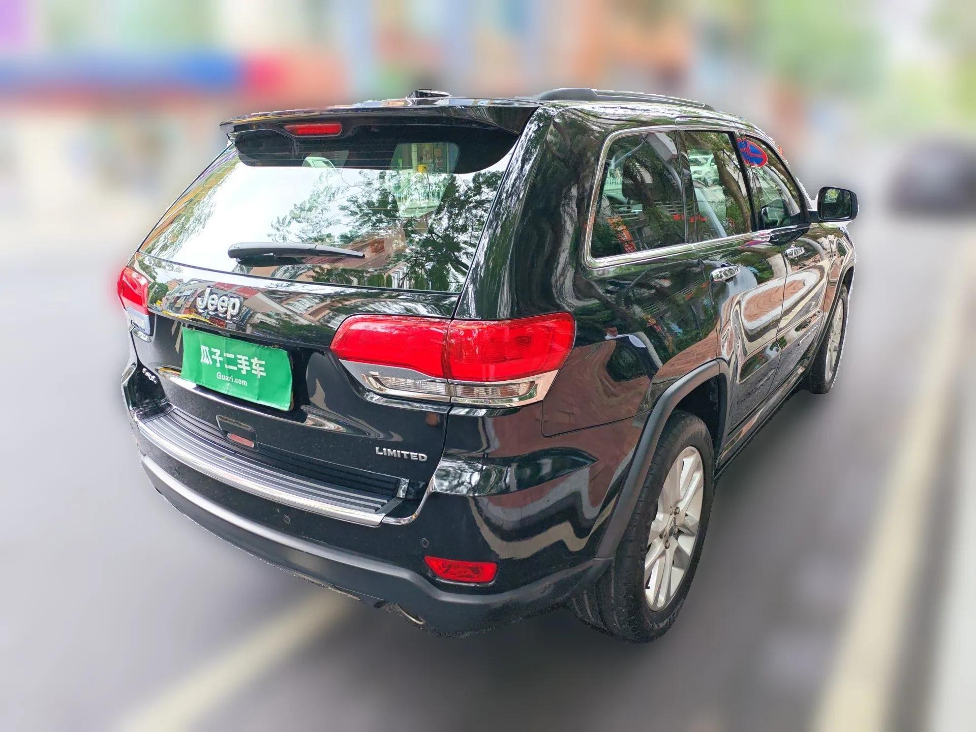 Jeep Grand Cherokee 2016 3.0L Comfort Navigation Edition — миниатюра 6