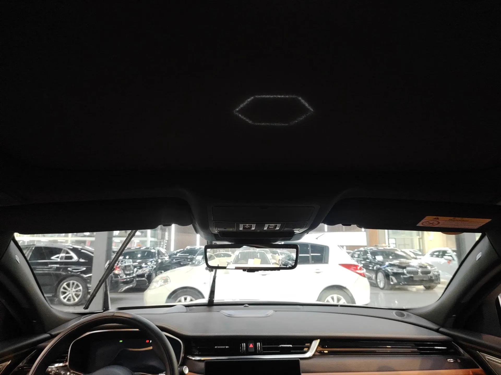 Jaguar XFL 2024 2.0T P300 Four-Wheel Drive Flagship Sport Gold Edition — миниатюра 21