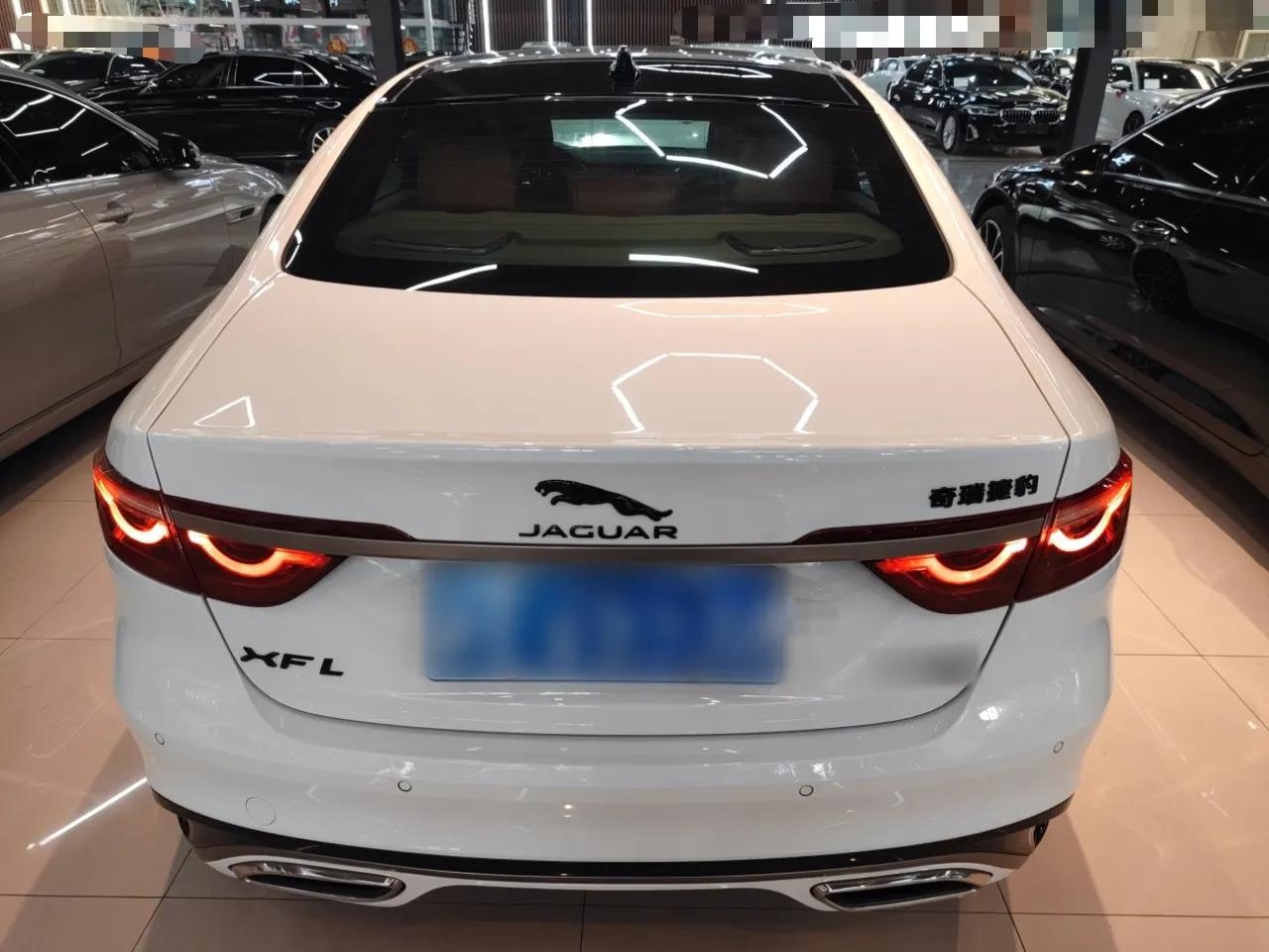 Jaguar XFL 2024 2.0T P300 Four-Wheel Drive Flagship Sport Gold Edition — миниатюра 5