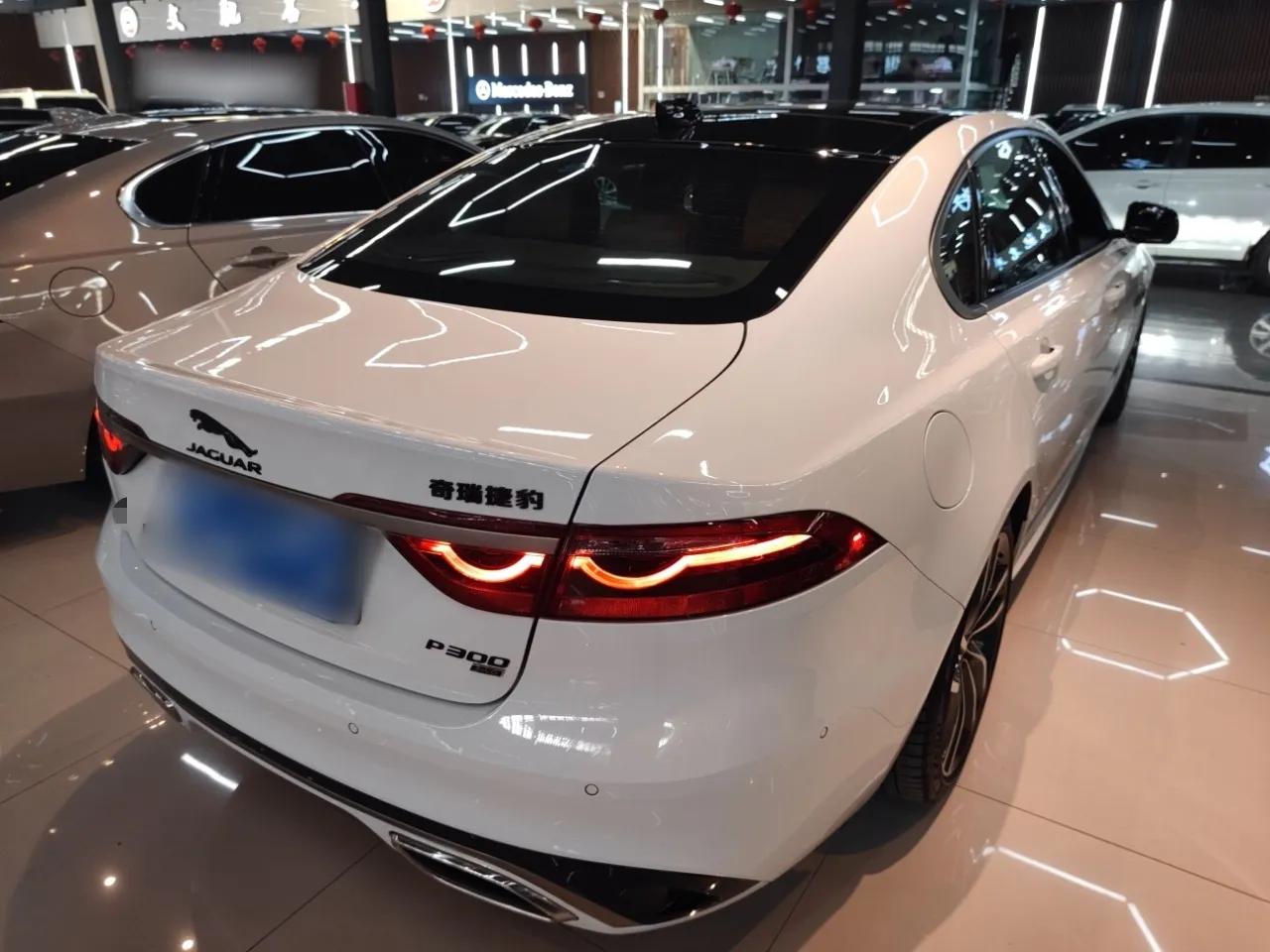 Jaguar XFL 2024 2.0T P300 Four-Wheel Drive Flagship Sport Gold Edition — миниатюра 6