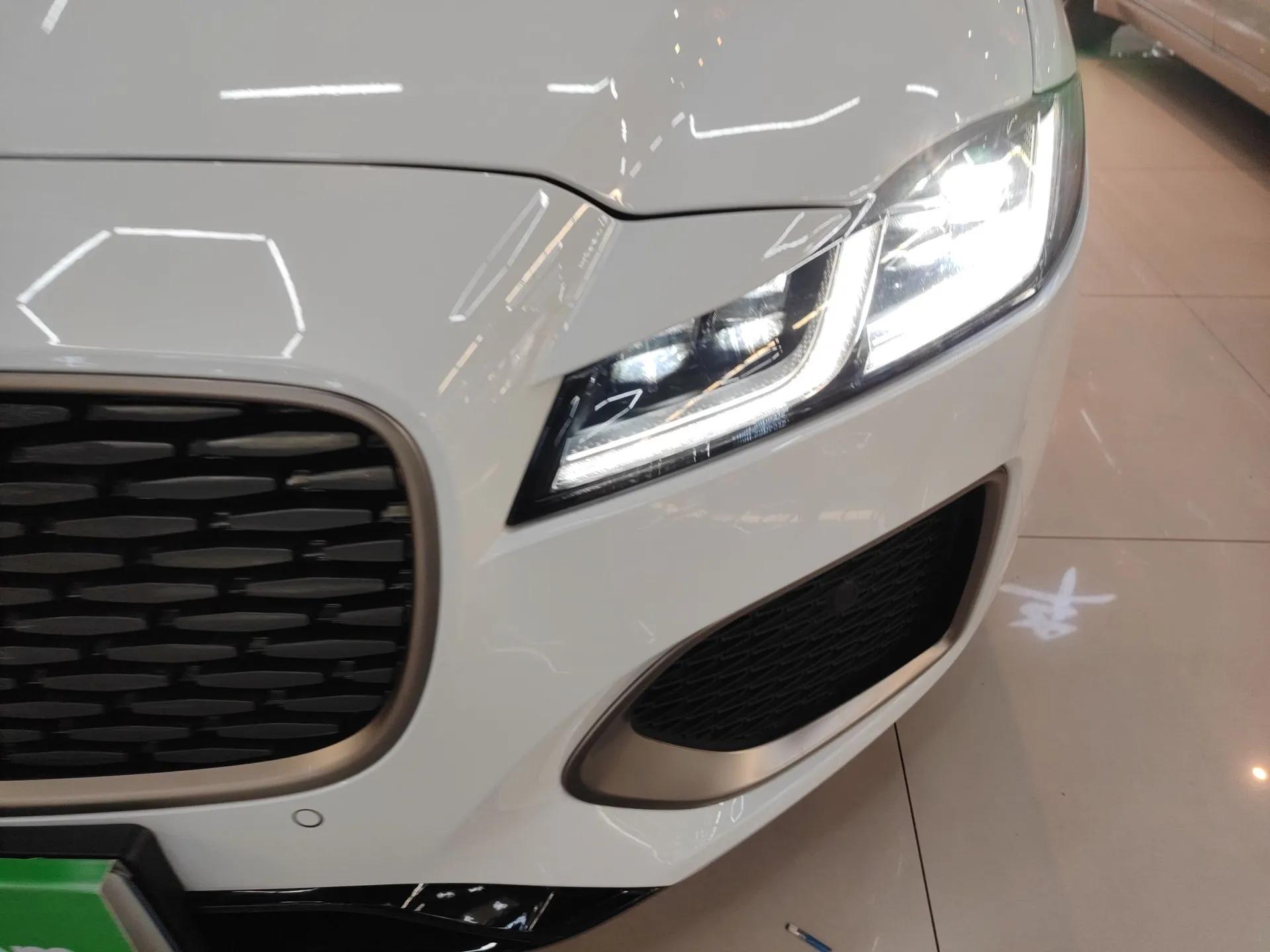 Jaguar XFL 2024 2.0T P300 Four-Wheel Drive Flagship Sport Gold Edition — миниатюра 9