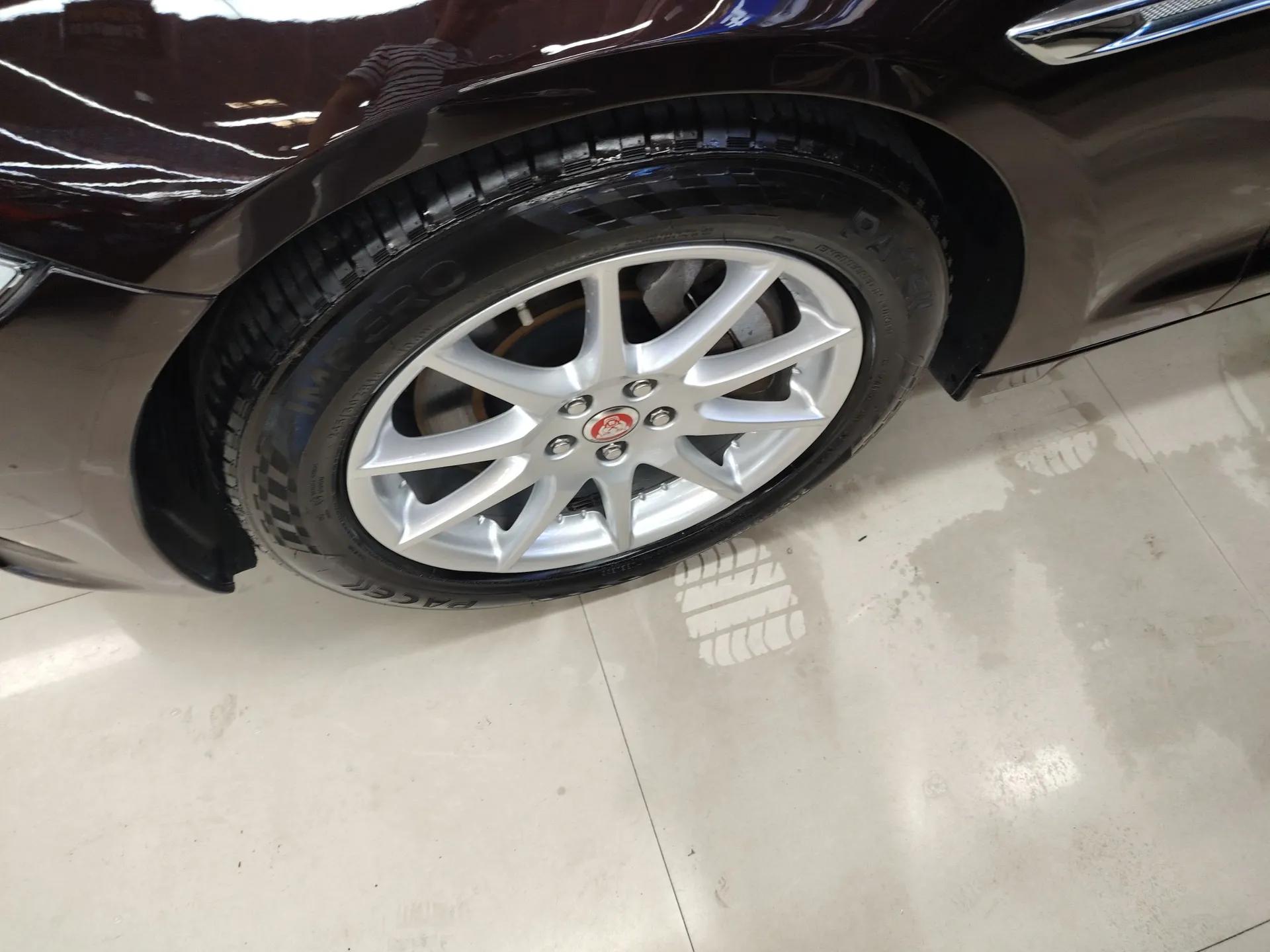 Jaguar XJ 2014 XJL 2.0T Two-Wheel-Drive Elegant Business Edition — миниатюра 9
