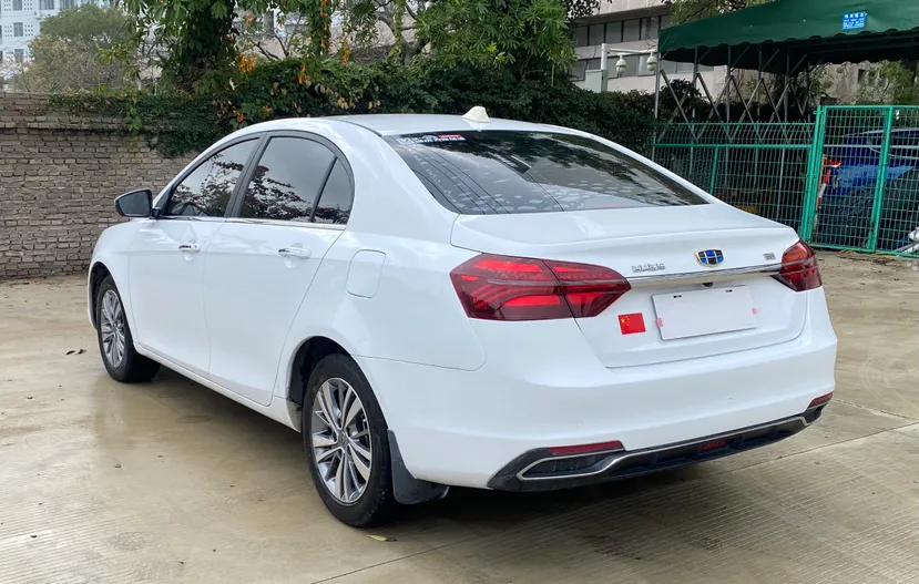 Geely Auto Emgrand 2018 1.5L CVT Upward Connect Edition — миниатюра 4