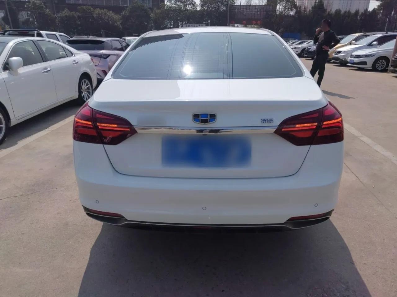 Geely Auto Emgrand 2018 1.5L CVT Upward Connect Edition — миниатюра 3