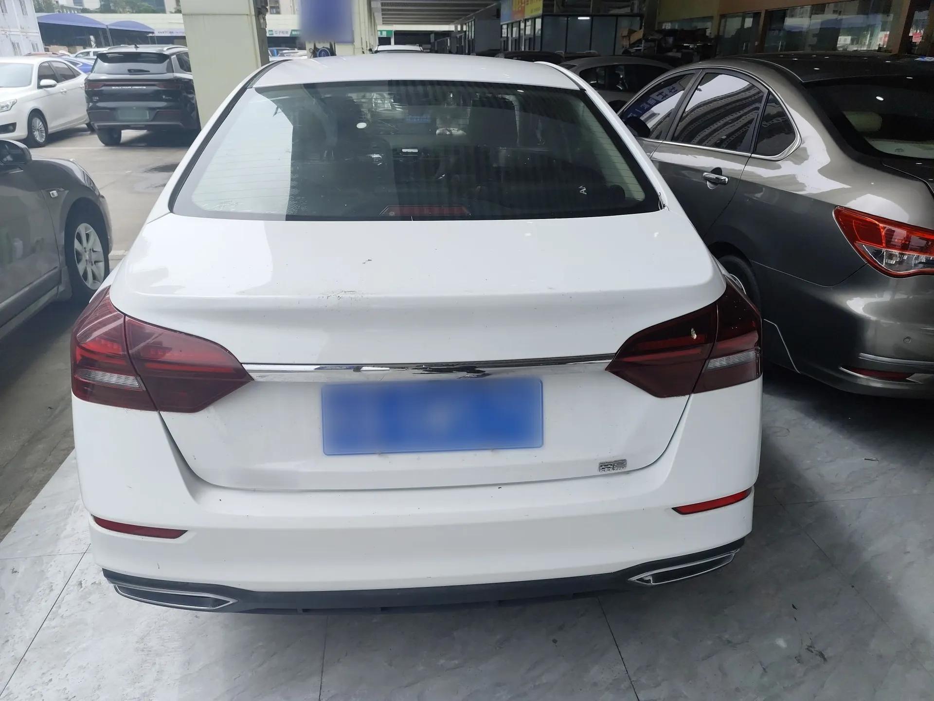 Geely Auto Emgrand 2021 UP 1.5L Manual Comfort Model — миниатюра 3