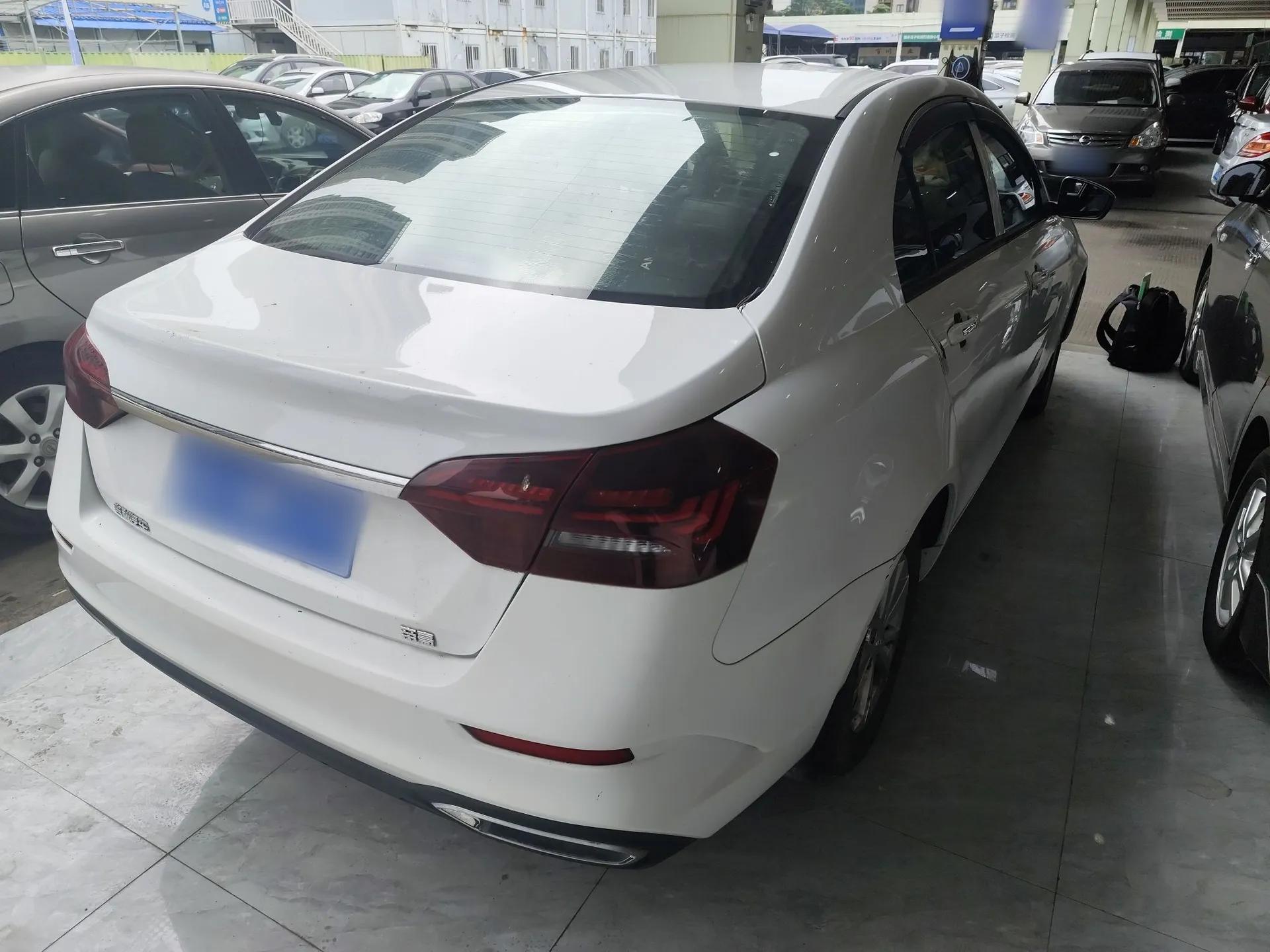 Geely Auto Emgrand 2021 UP 1.5L Manual Comfort Model — миниатюра 4