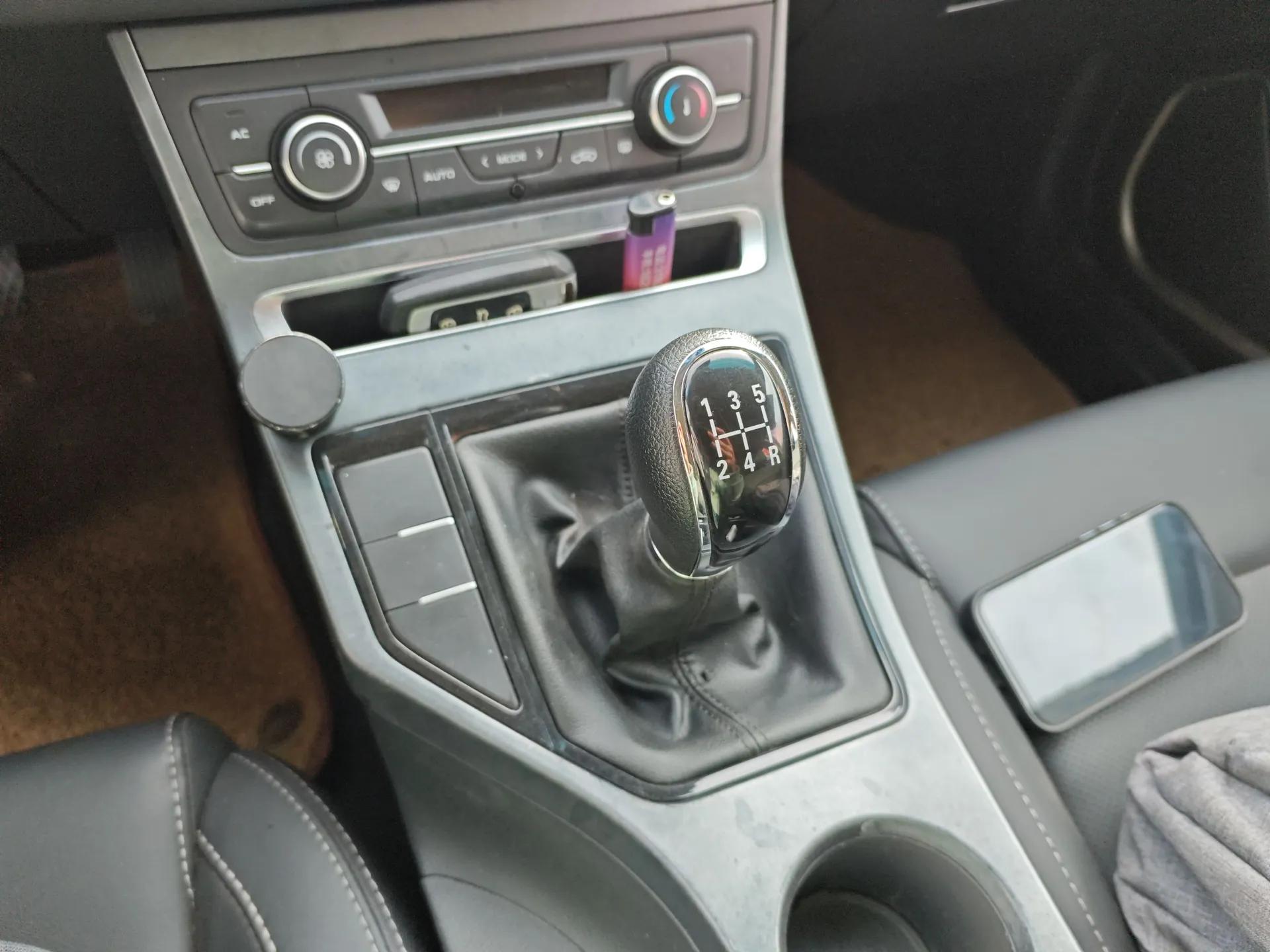 Geely Auto Emgrand 2018 1.5L Manual Upward Connect Edition — миниатюра 17