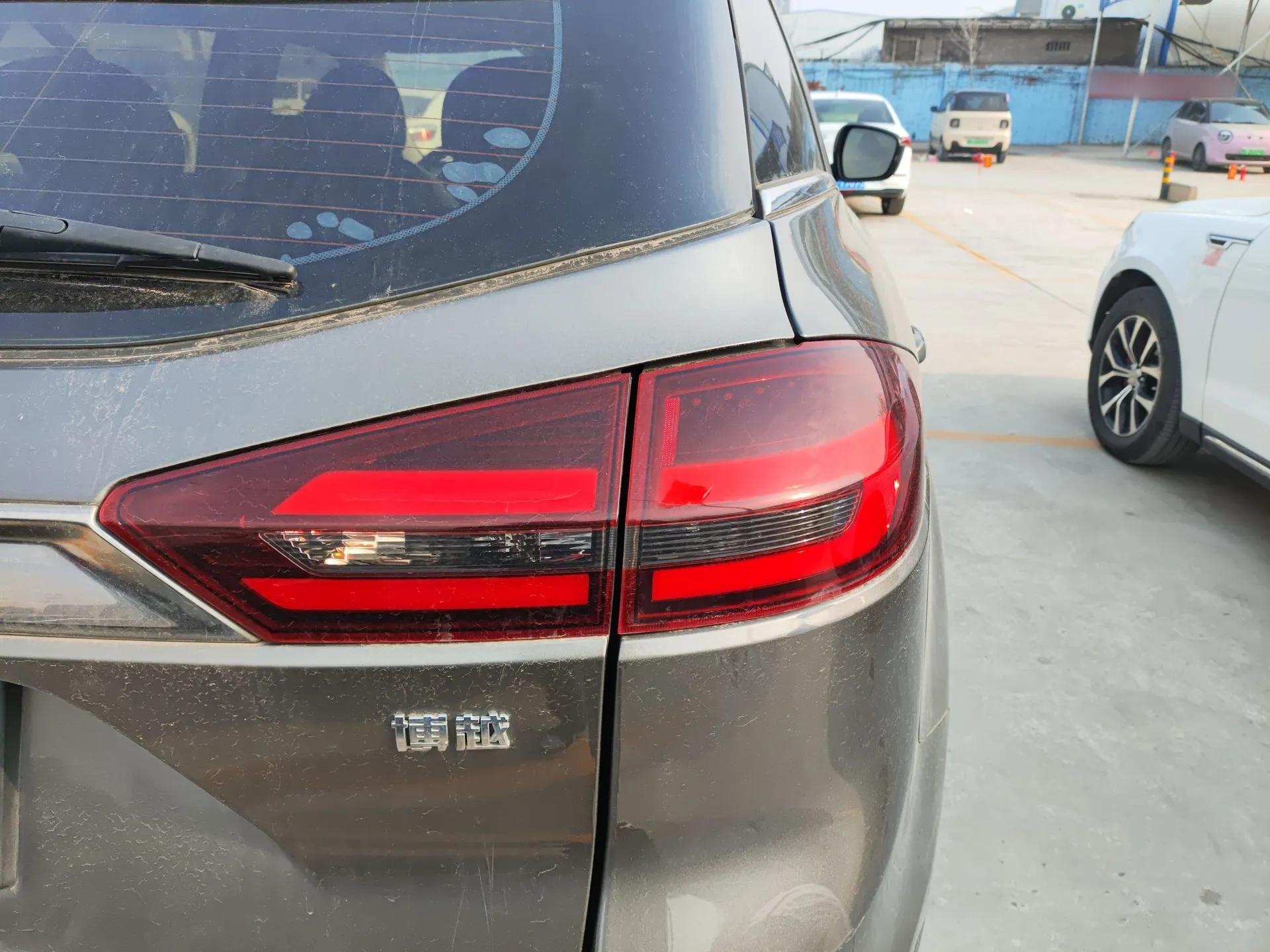Geely Auto Emgrand X7 Sport 2018 1.8TD Automatic Two-Wheel Drive Smart Connect 4G Internet Edition — миниатюра 7
