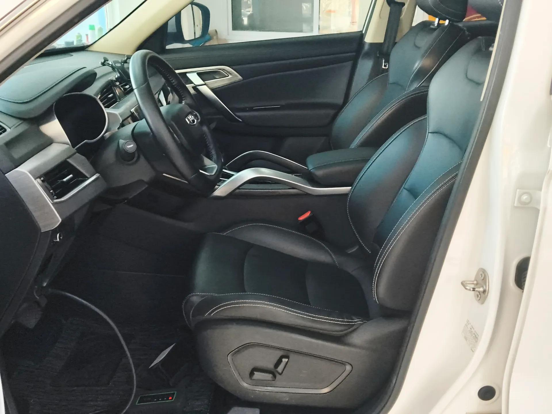 Geely Auto Emgrand X7 Sport 2021 Million Edition 1.8TD DCT Two-Wheel Drive Luxury Model — миниатюра 17