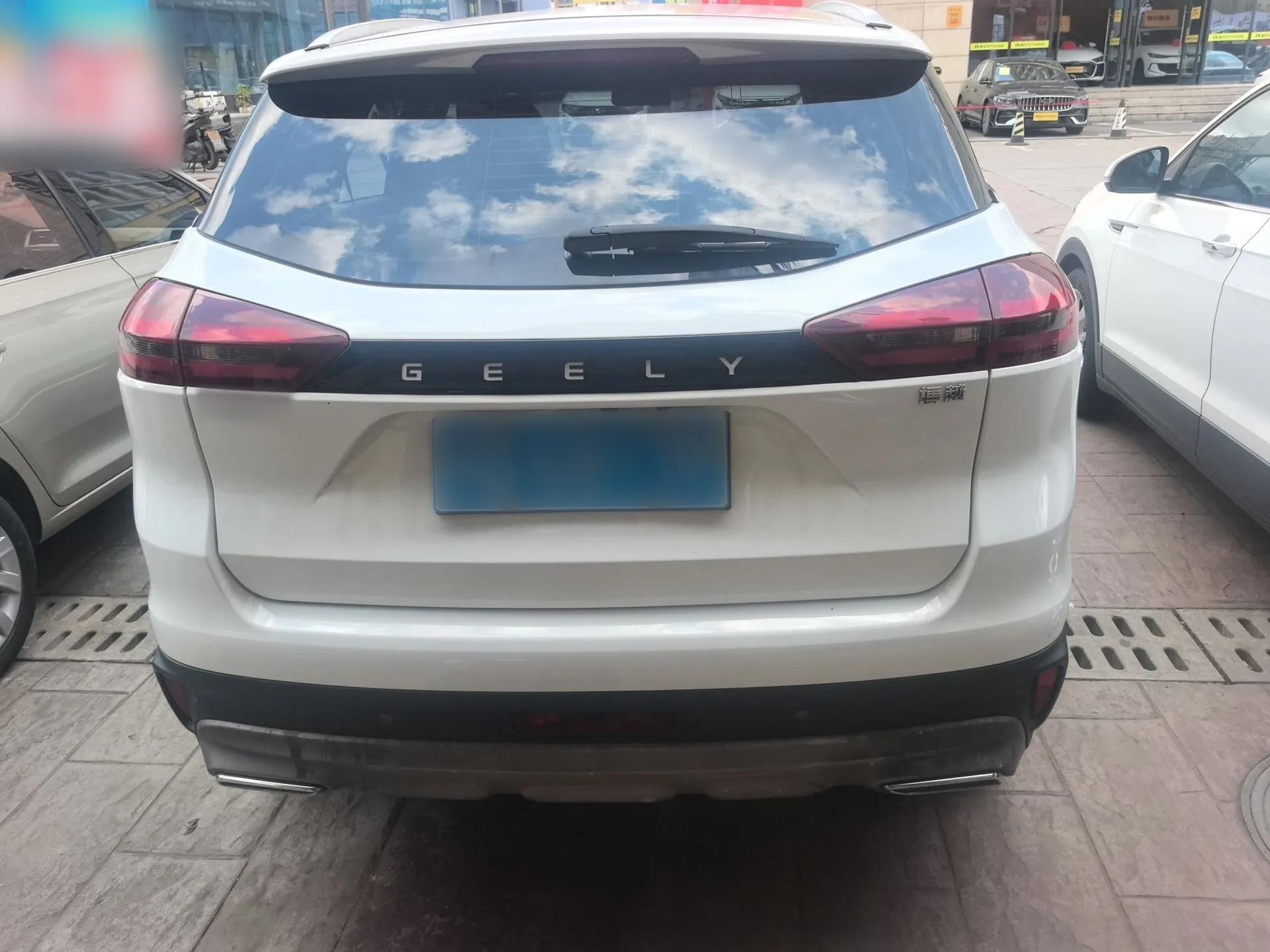 Geely Auto Emgrand X7 Sport 2022 1.8TD DCT Zhiya Trim — миниатюра 3