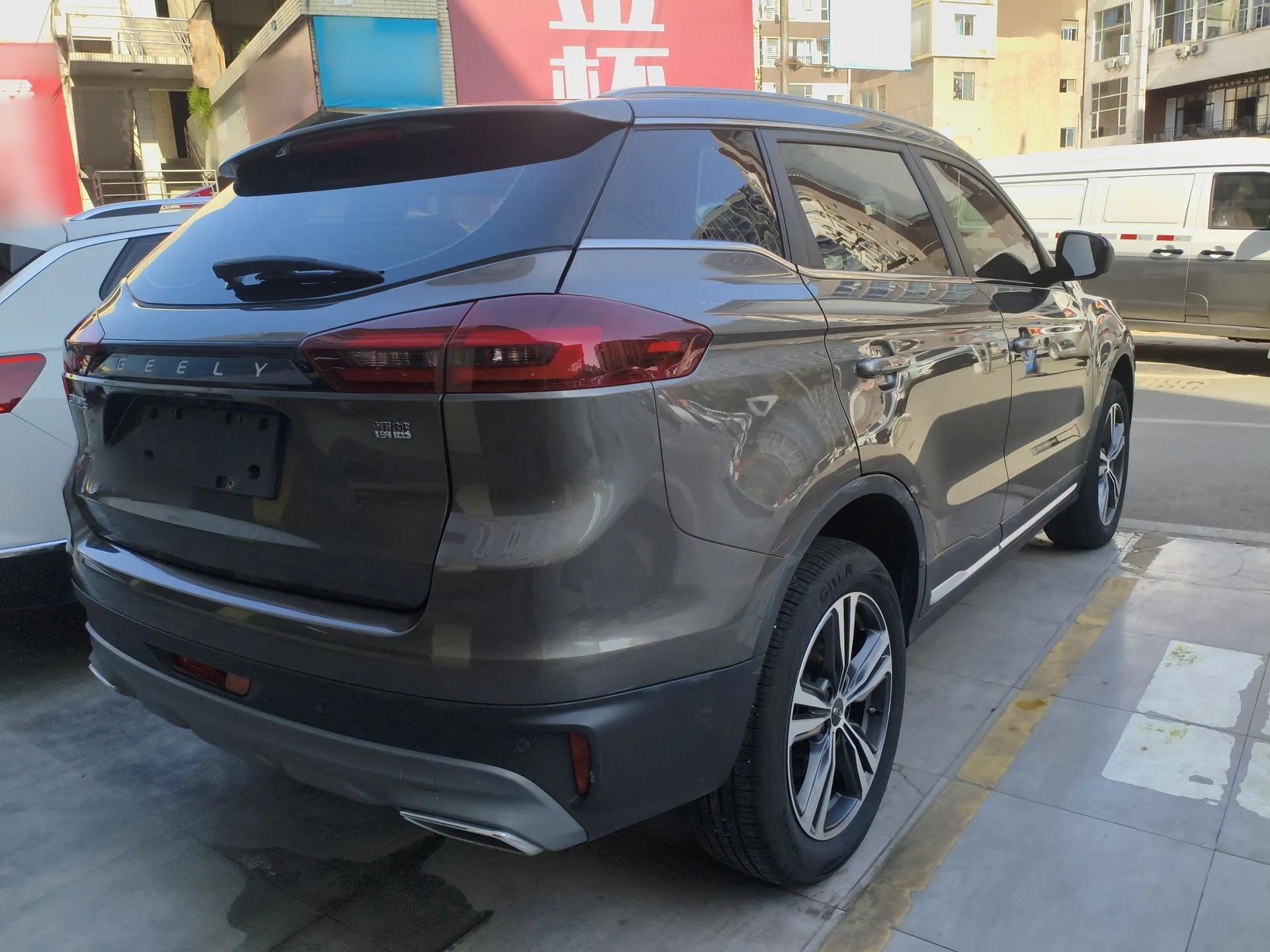 Geely Auto Emgrand X7 Sport 2022 1.8TD DCT Zhiya Trim — миниатюра 4