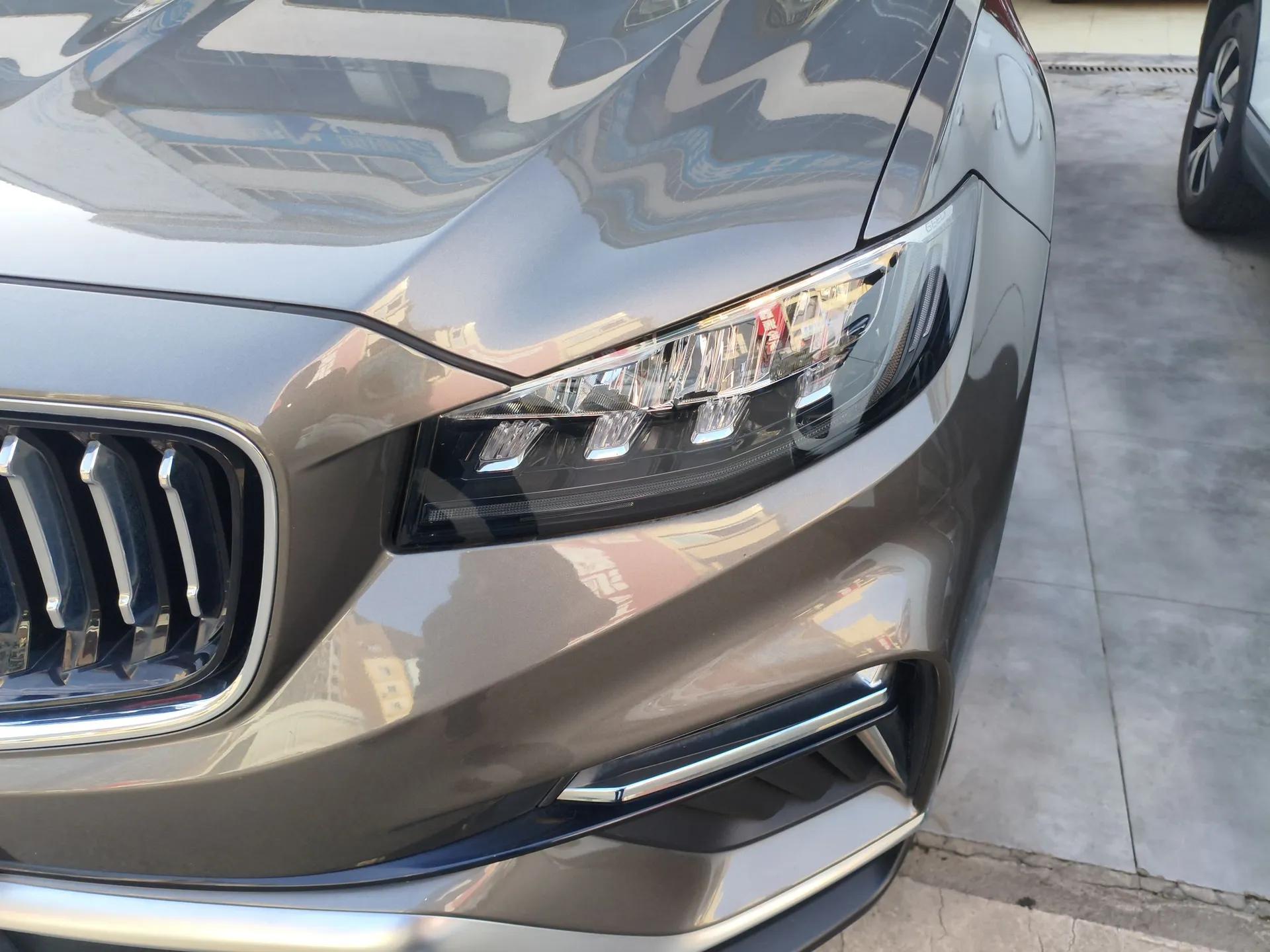 Geely Auto Emgrand X7 Sport 2022 1.8TD DCT Zhiya Trim — миниатюра 5