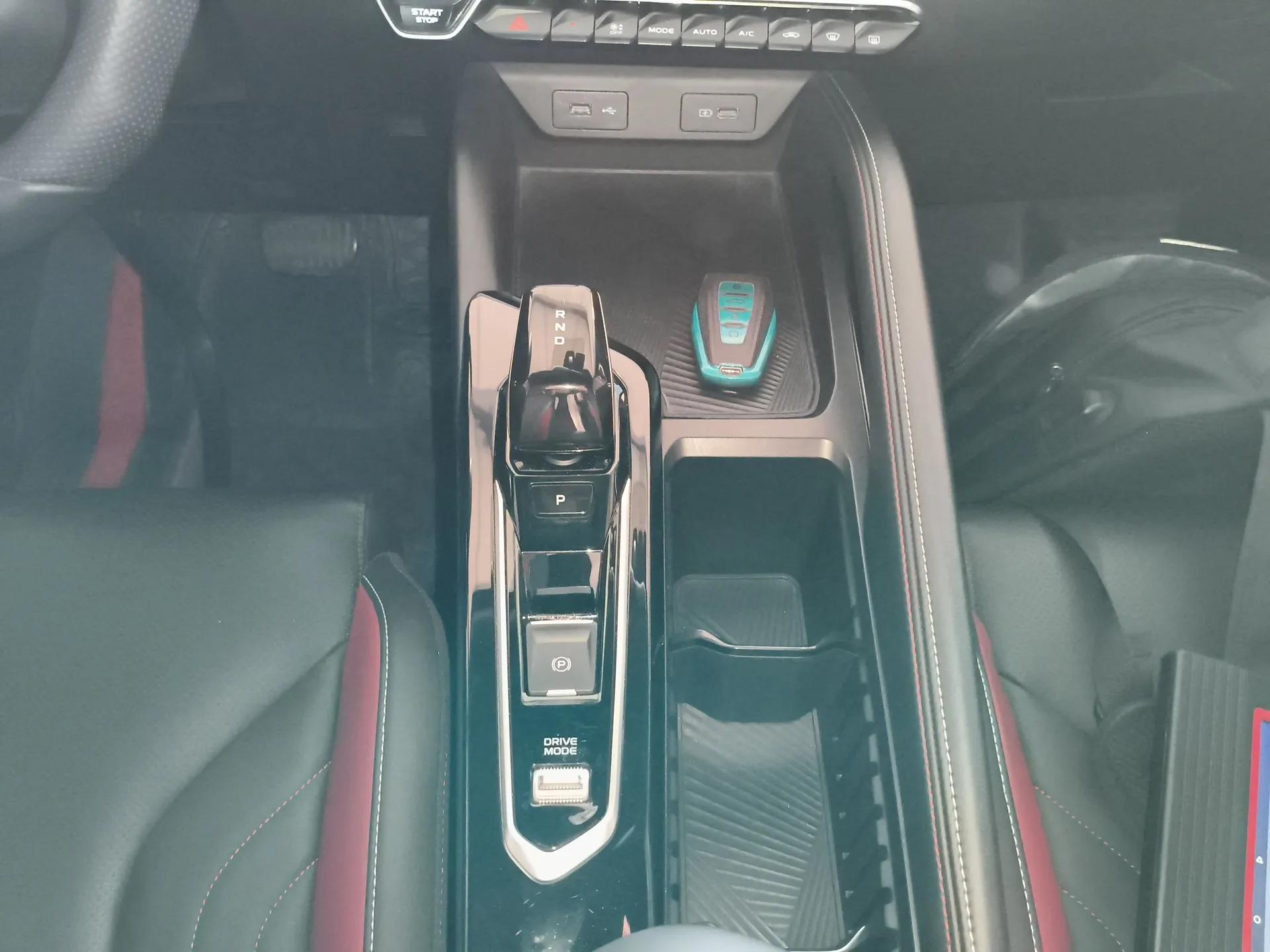 Geely Auto Coolray 2022 Bin Yue COOL 1.5TD DCT Hot Engine Edition — миниатюра 17