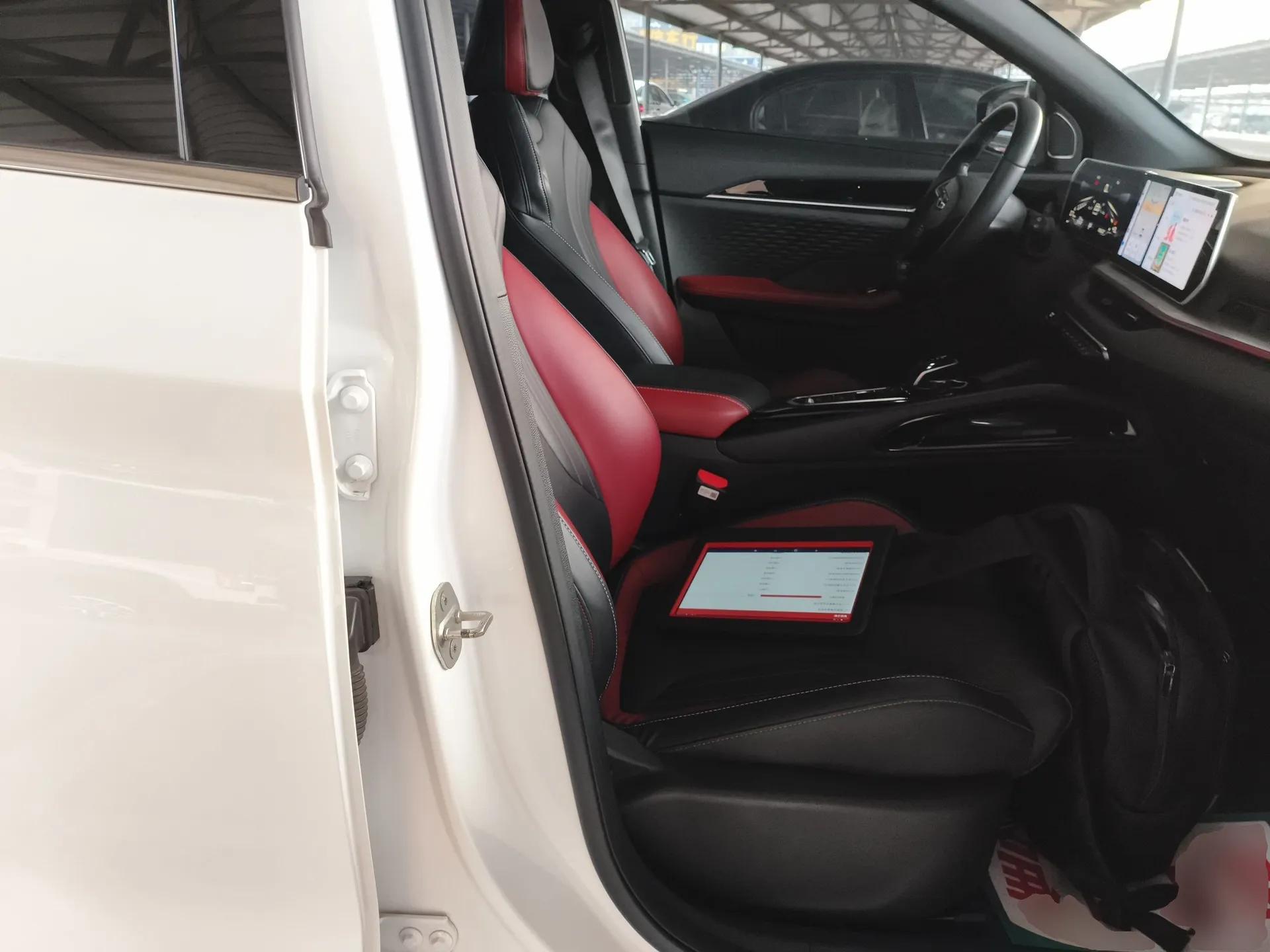 Geely Auto Coolray 2022 Bin Yue COOL 1.5TD DCT Hot Engine Edition — миниатюра 23