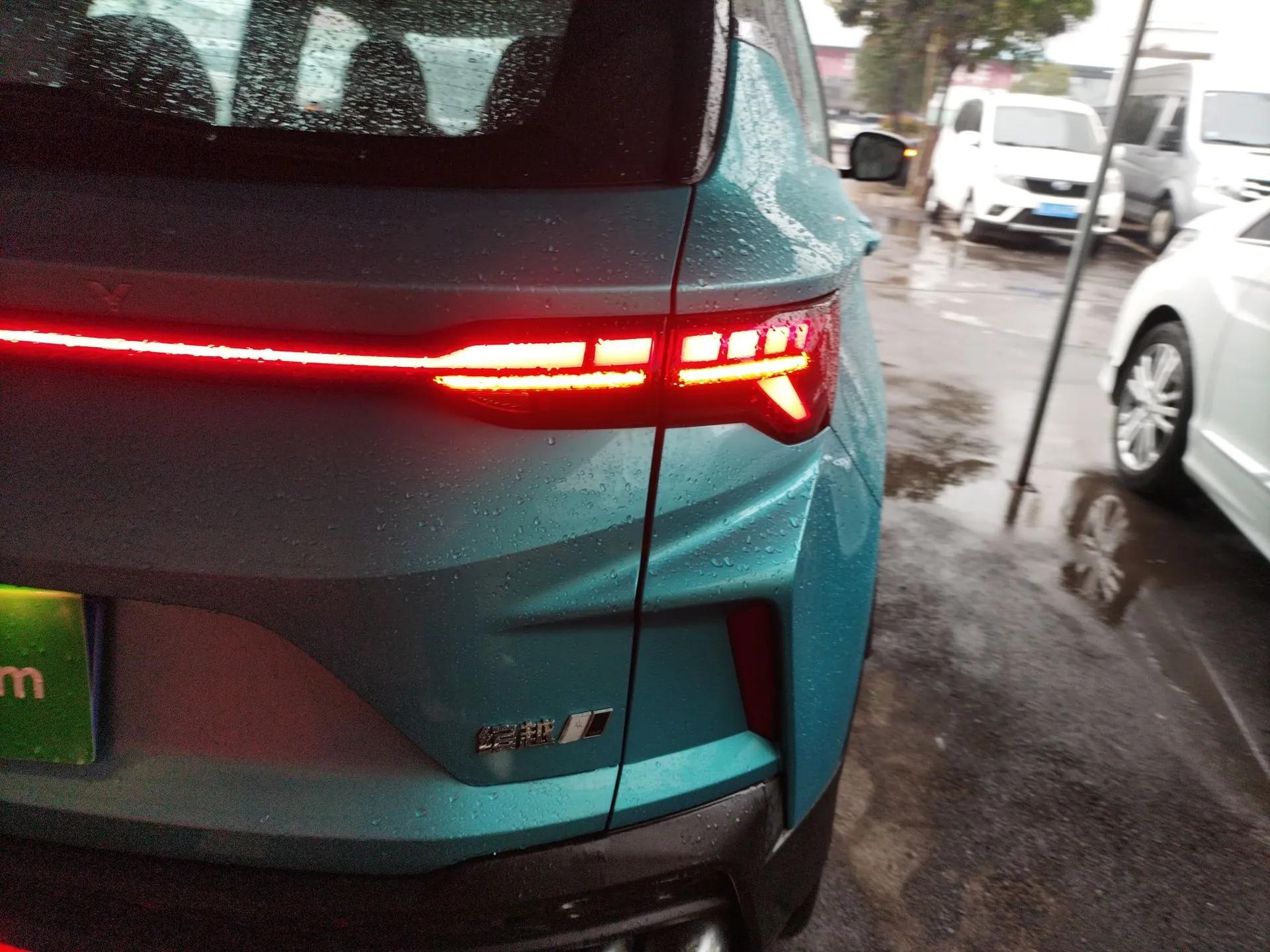 Geely Auto Coolray 2022 Bin Yue COOL 1.5TD DCT Ignite Edition — миниатюра 7