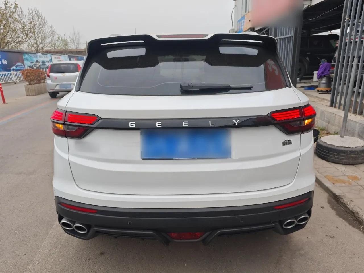 Geely Auto Coolray 2023 1.5T DCT Platinum Edition — миниатюра 3