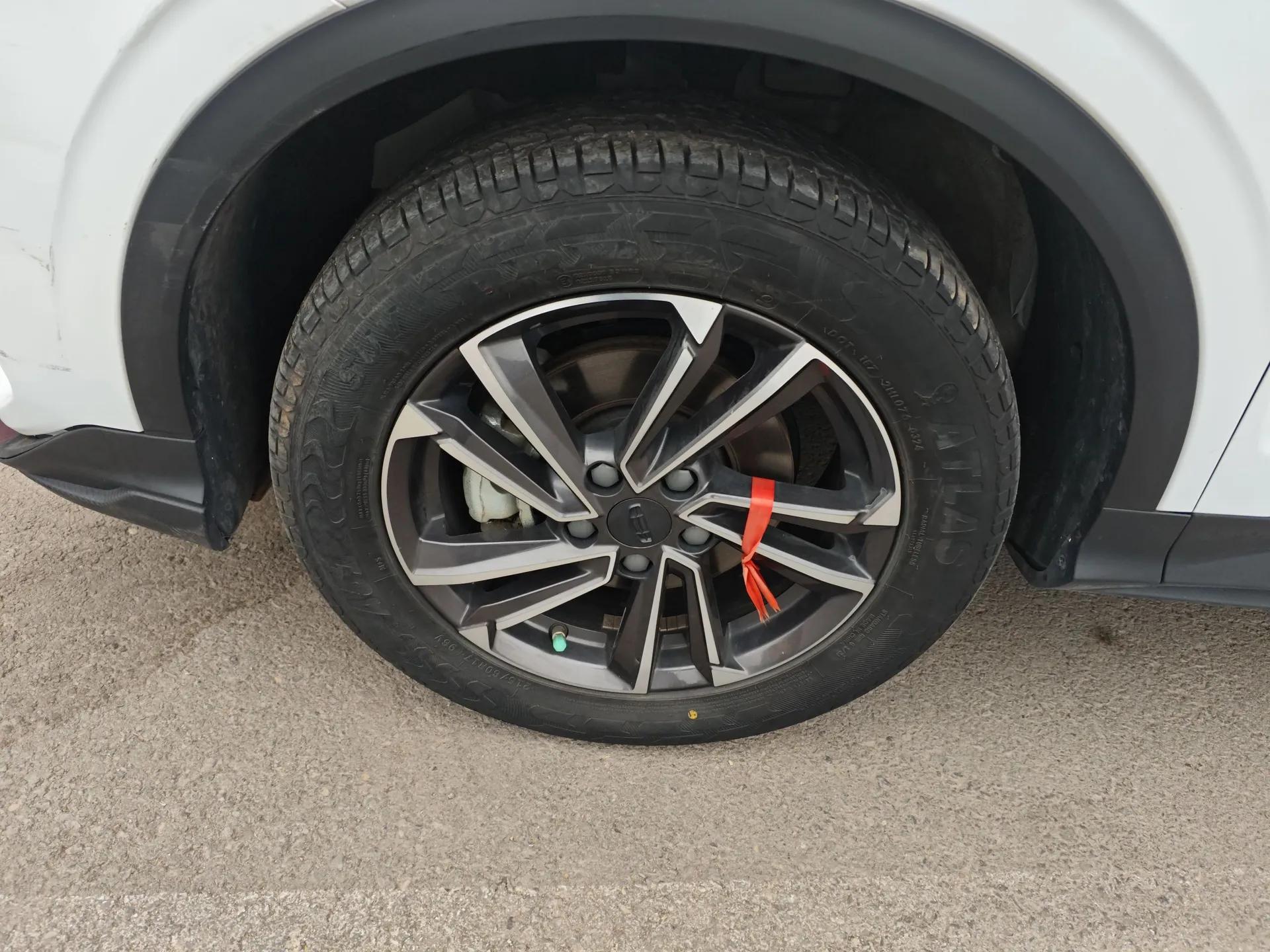Geely Auto Coolray 2023 1.5T DCT Platinum Edition — миниатюра 9