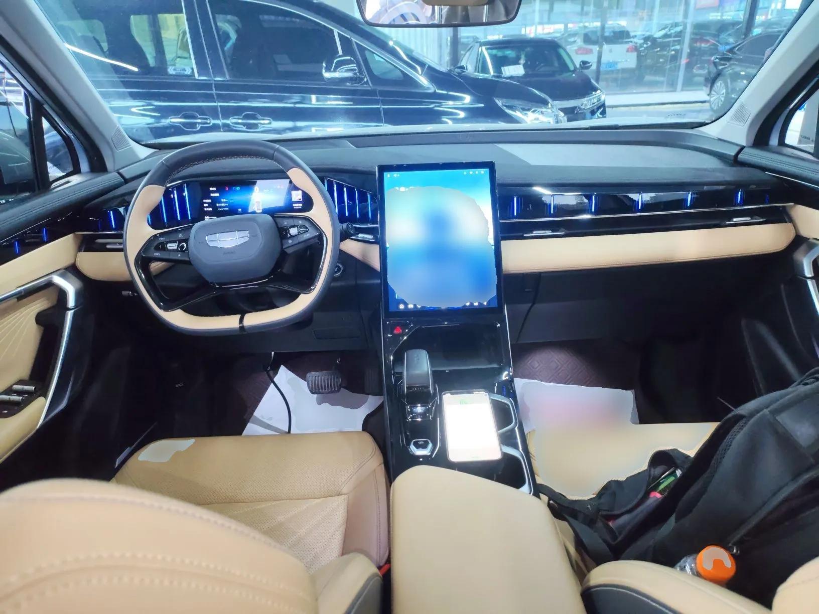 Geely Auto FX11 2023 1.5TD DCT Prestige Edition — миниатюра 13