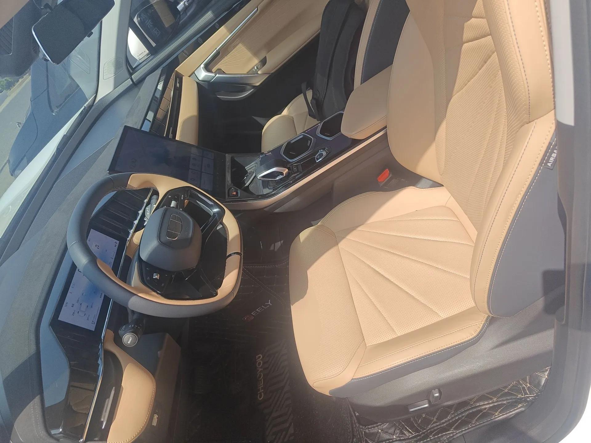 Geely Auto FX11 2023 1.5TD DCT Prestige Edition — миниатюра 17