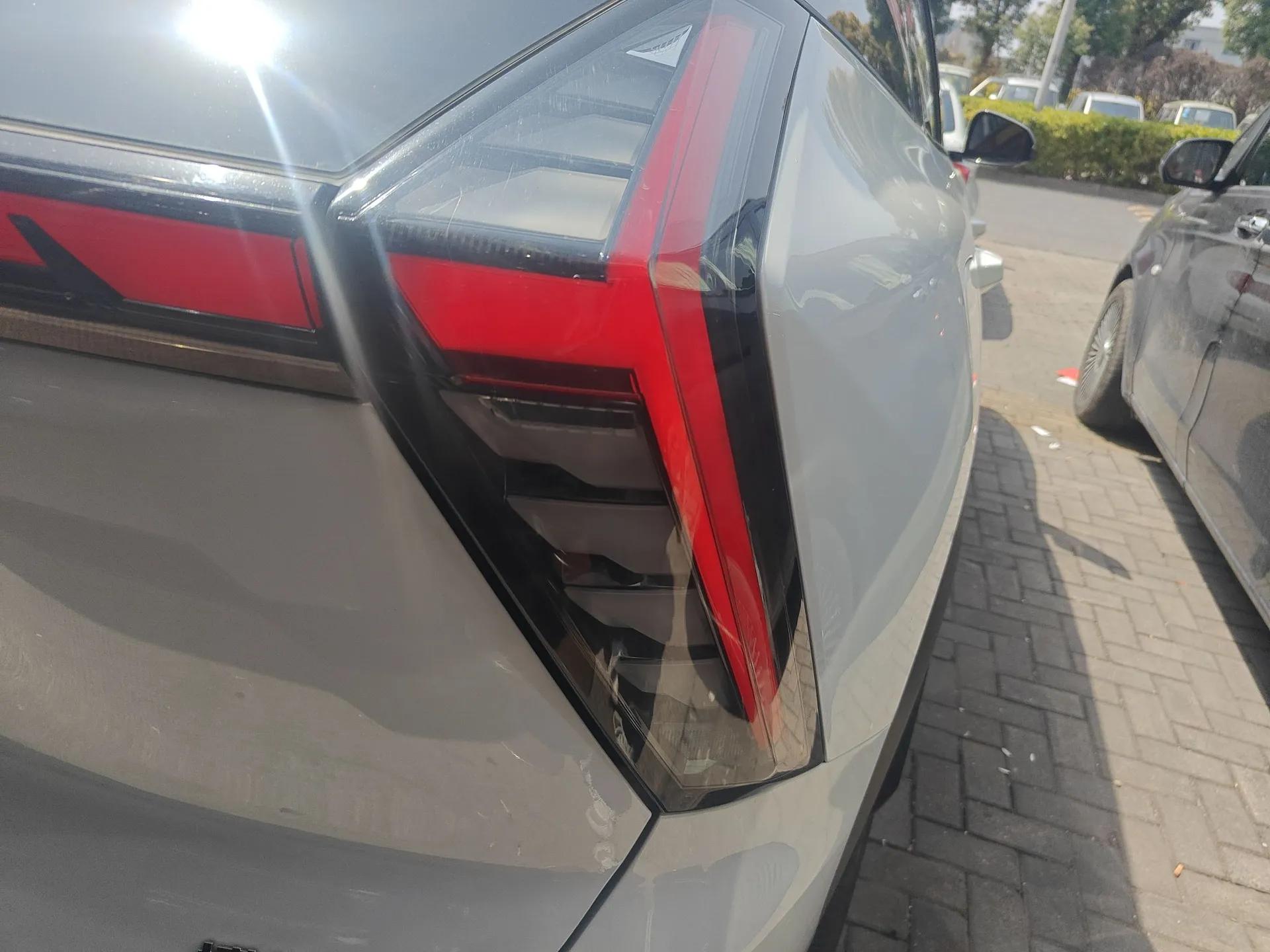 Geely Auto FX11 2023 1.5TD DCT Prestige Edition — миниатюра 8