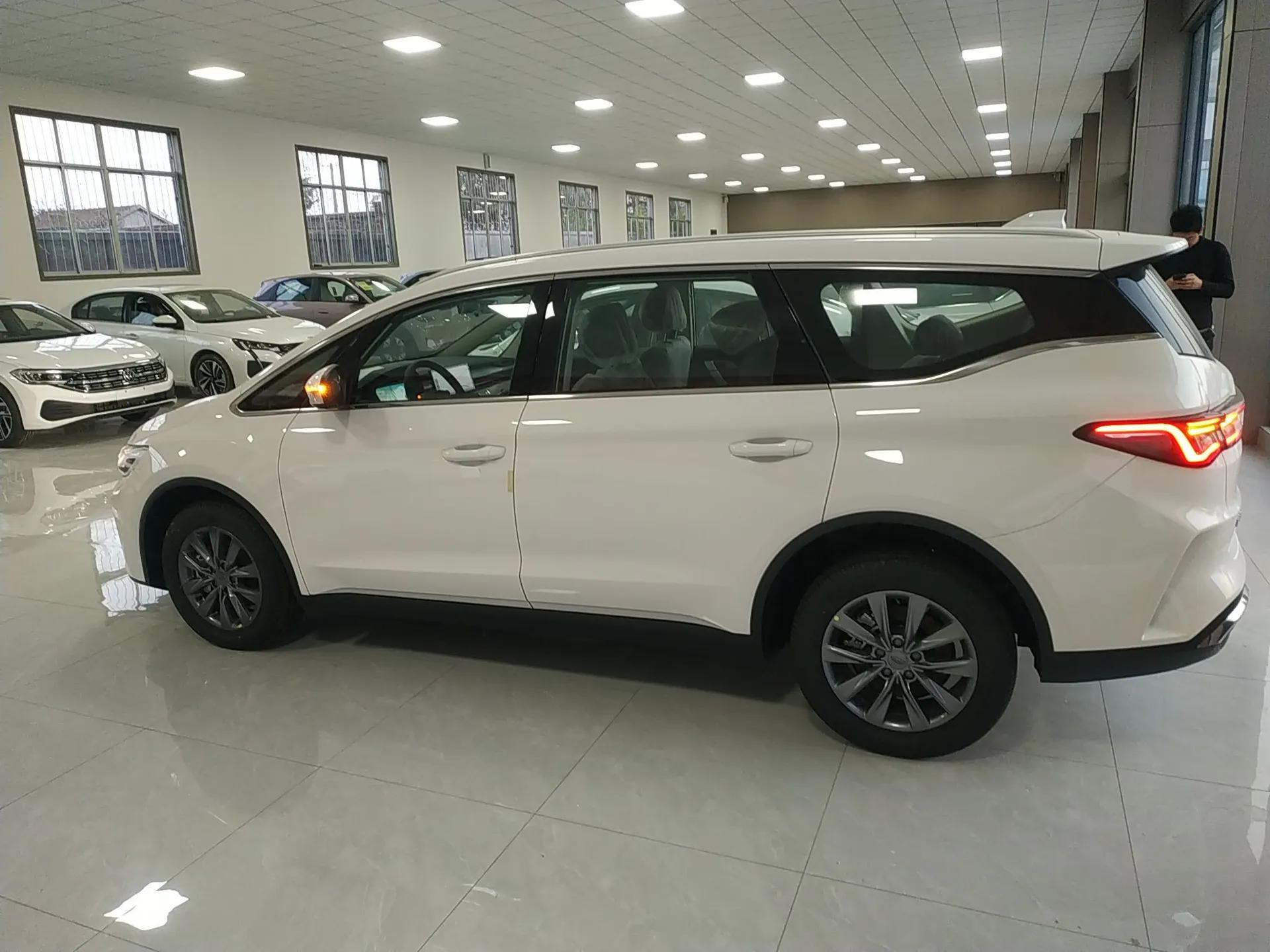 Geely Auto Jiajie 2023 Geely Jiaji L 1.5TD DCT Comfort Edition — миниатюра 5