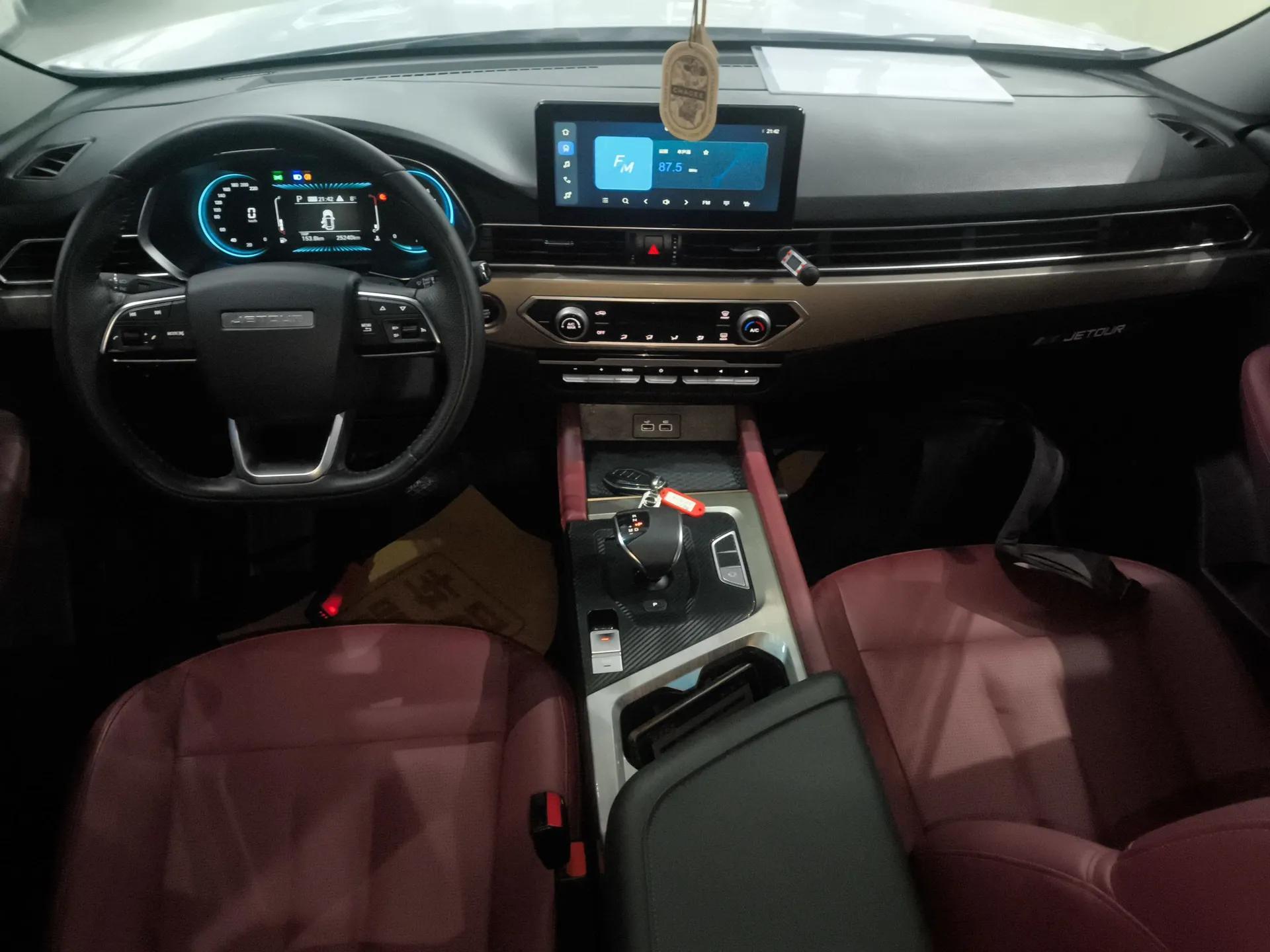 JETOUR X70 2024 1.5T DCT Glory PRO 5-Seater — миниатюра 13