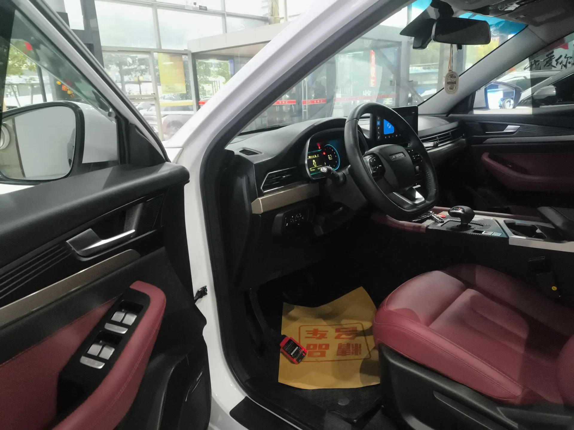JETOUR X70 2024 1.5T DCT Glory PRO 5-Seater — миниатюра 19