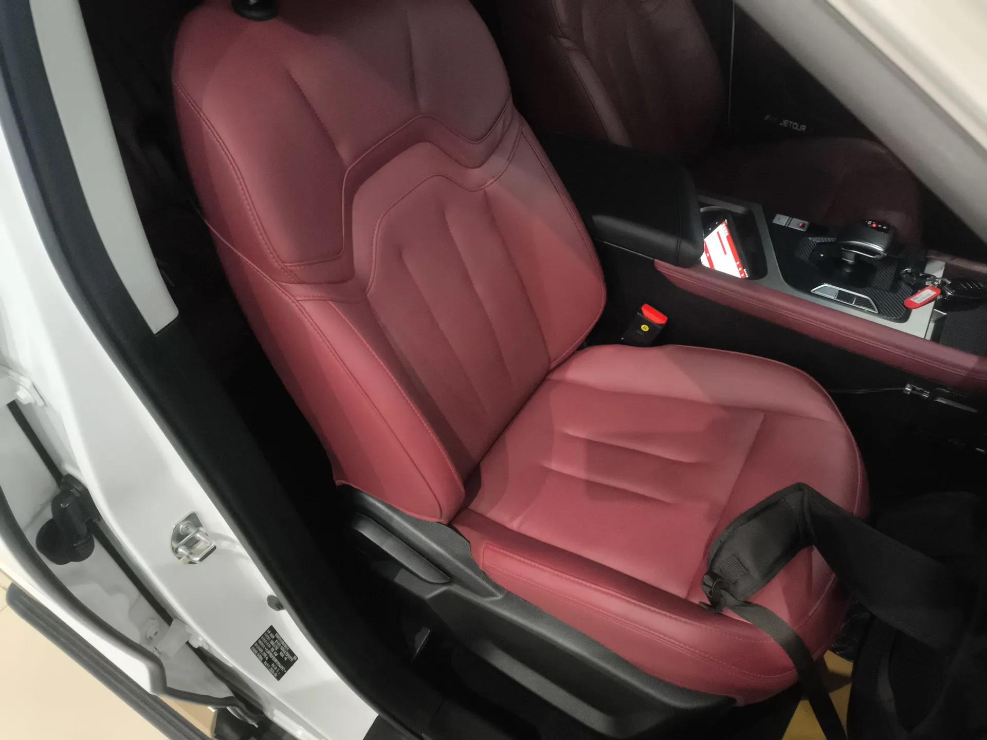 JETOUR X70 2024 1.5T DCT Glory PRO 5-Seater — миниатюра 23