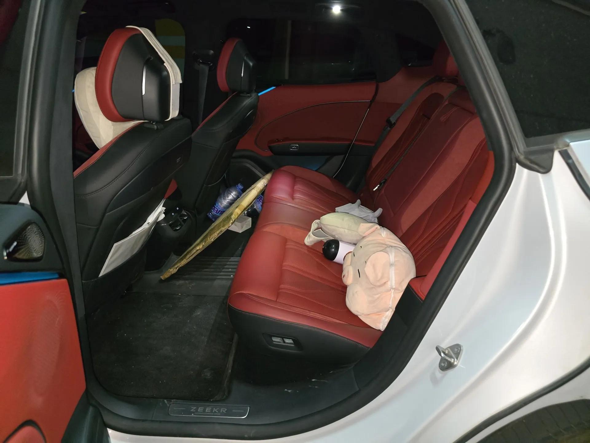 Zeekr 007GT 2025 Rear-Drive Intelligent Driving Version 75 kWh — миниатюра 18