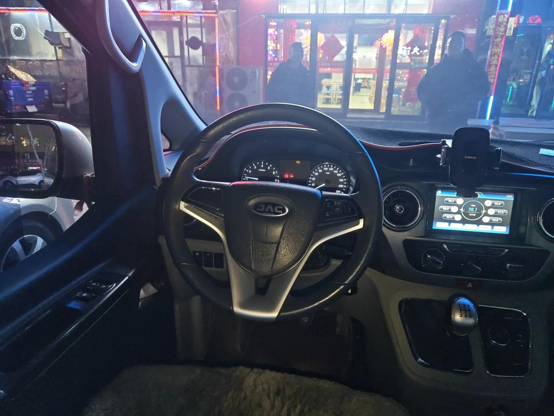 JAC Refine M3 2019 IKEA Edition 1.6L Luxury Smart Model — миниатюра 9