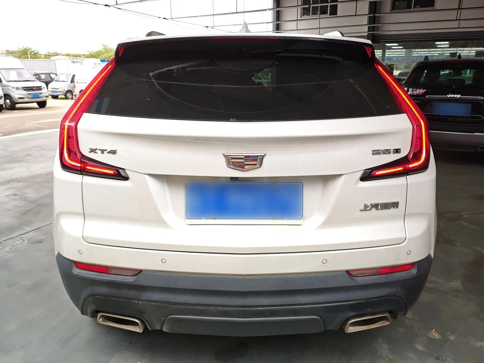 Cadillac XT4 2021 28T Two-Wheel Drive Tech Edition — миниатюра 3