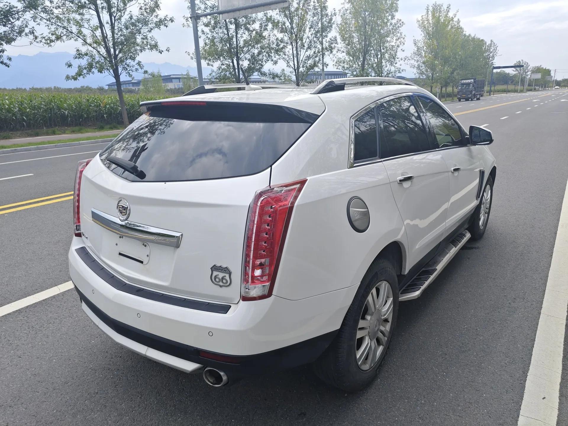 Cadillac SRX 2014 3.0L Elite Model — миниатюра 4