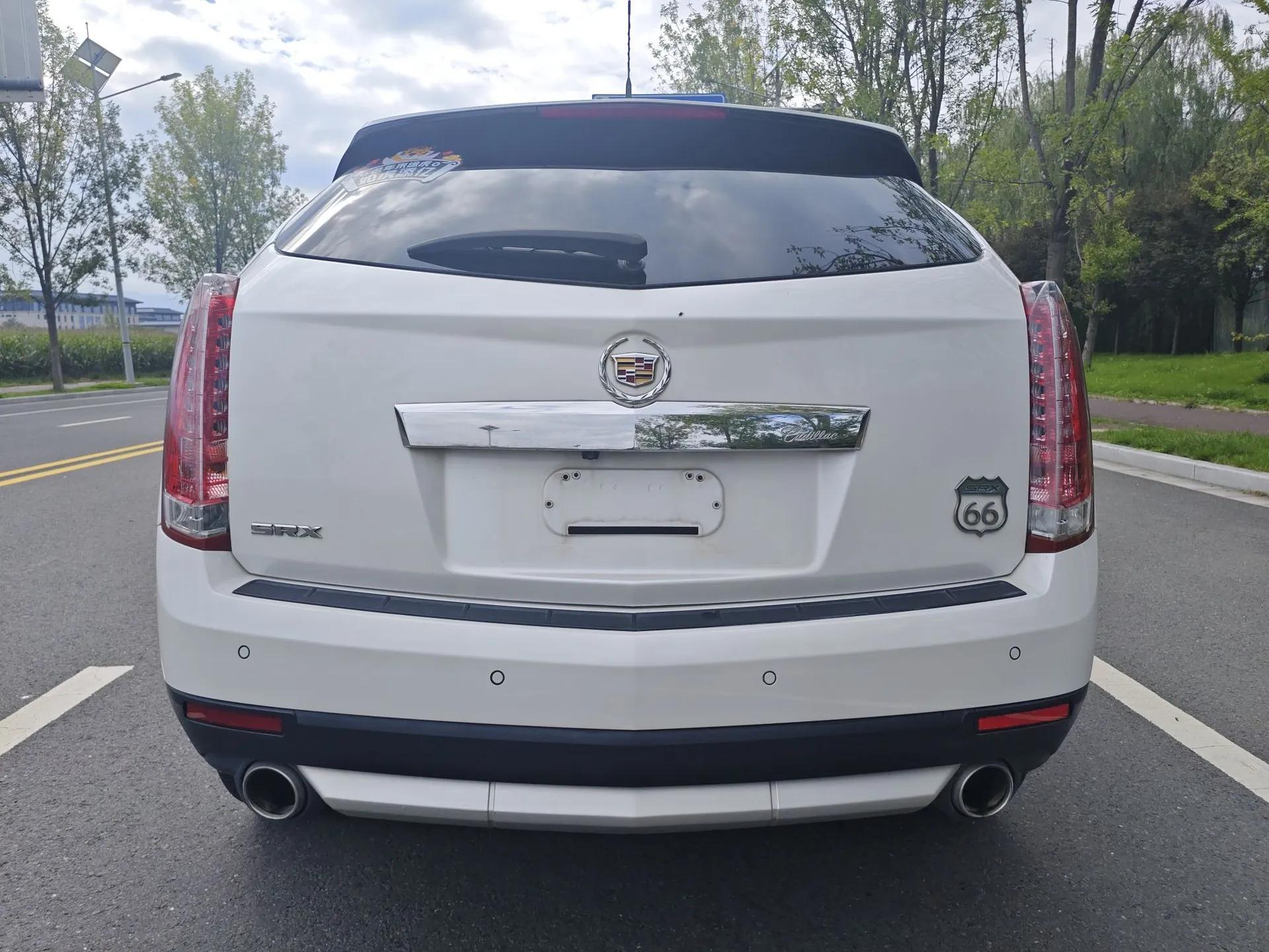 Cadillac SRX 2014 3.0L Elite Model — миниатюра 5