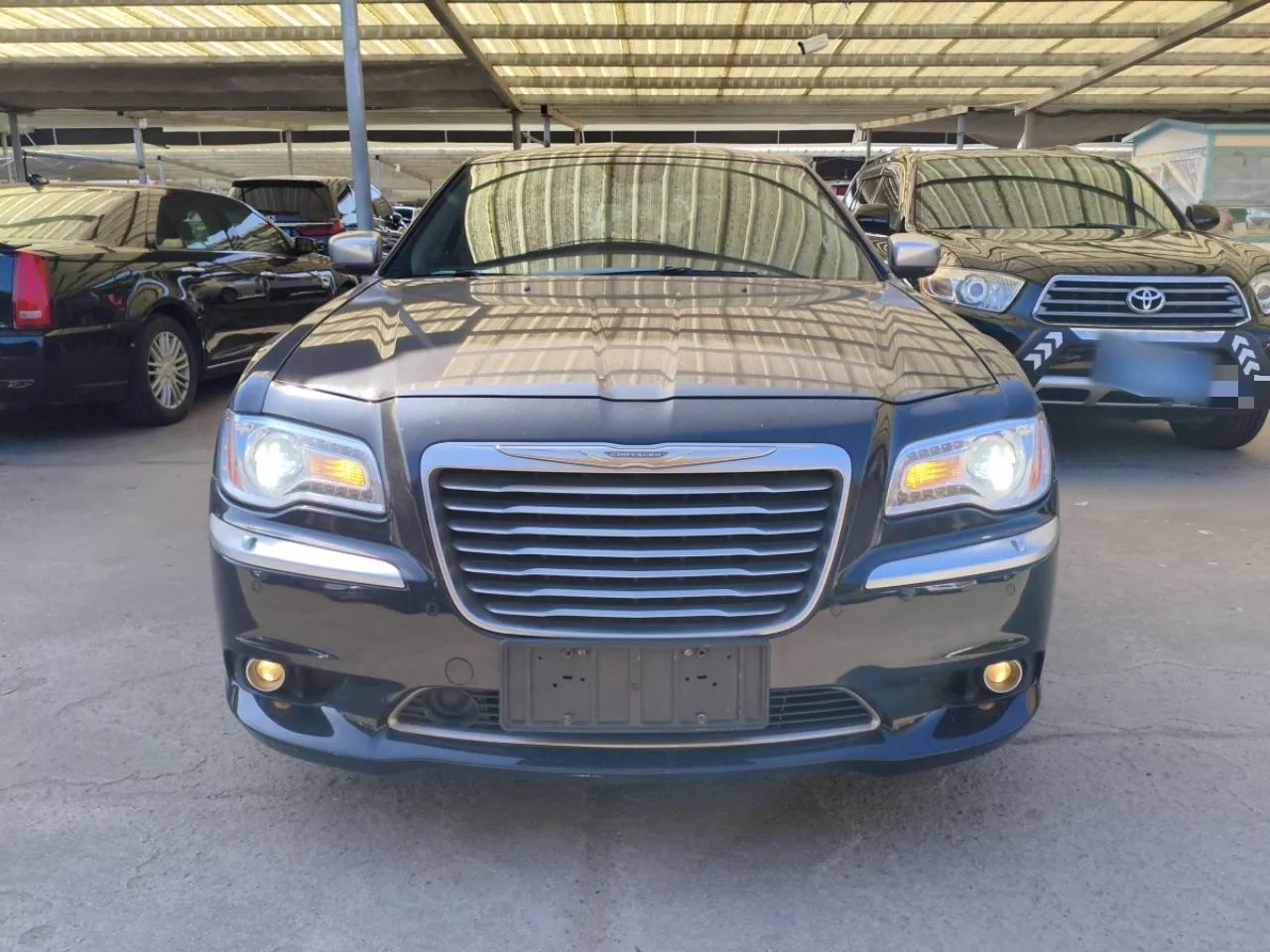Chrysler 300C 2014 3.0L Excellence Edition — миниатюра 2