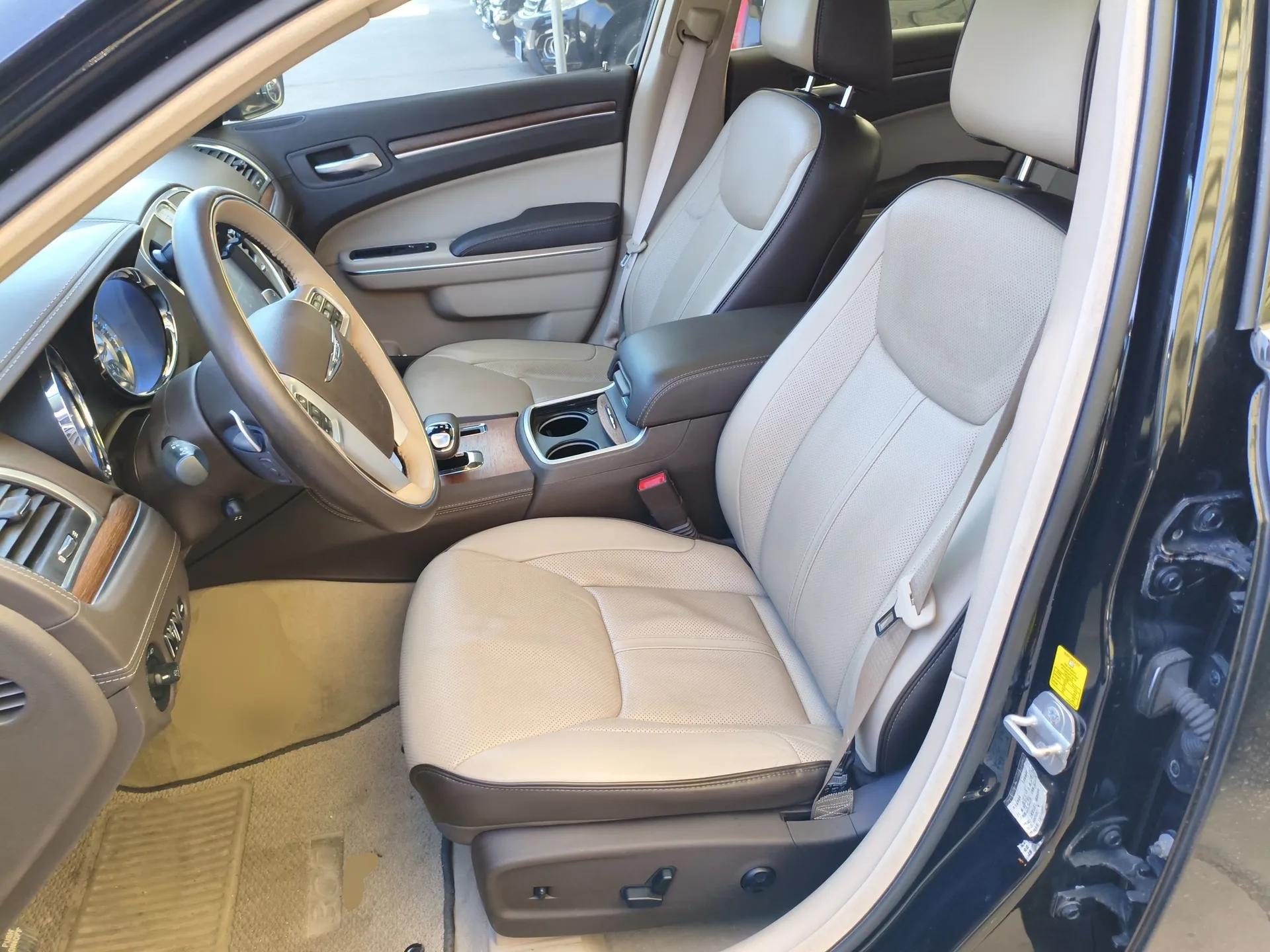 Chrysler 300C 2014 3.0L Excellence Edition — миниатюра 18