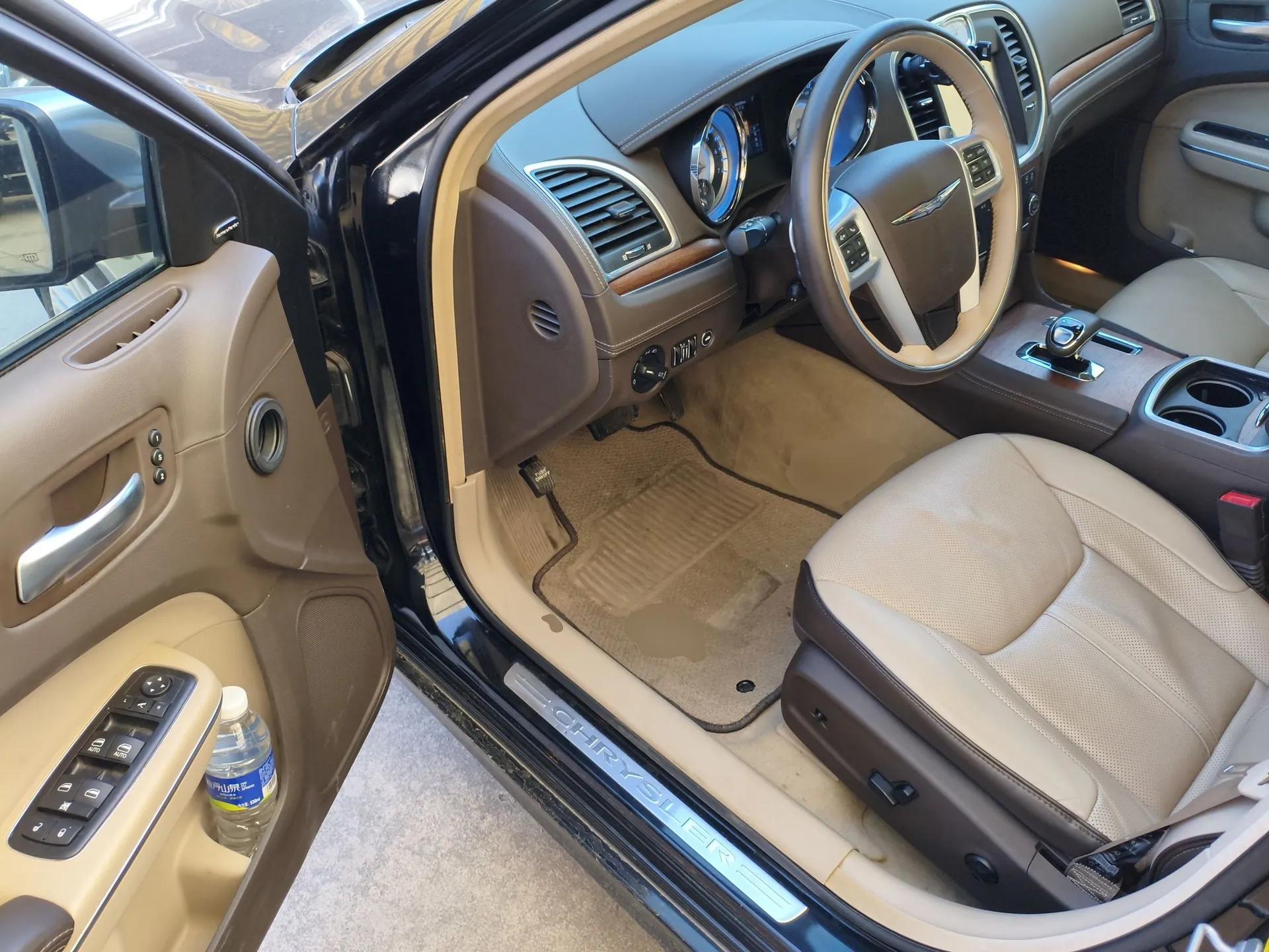 Chrysler 300C 2014 3.0L Excellence Edition — миниатюра 19