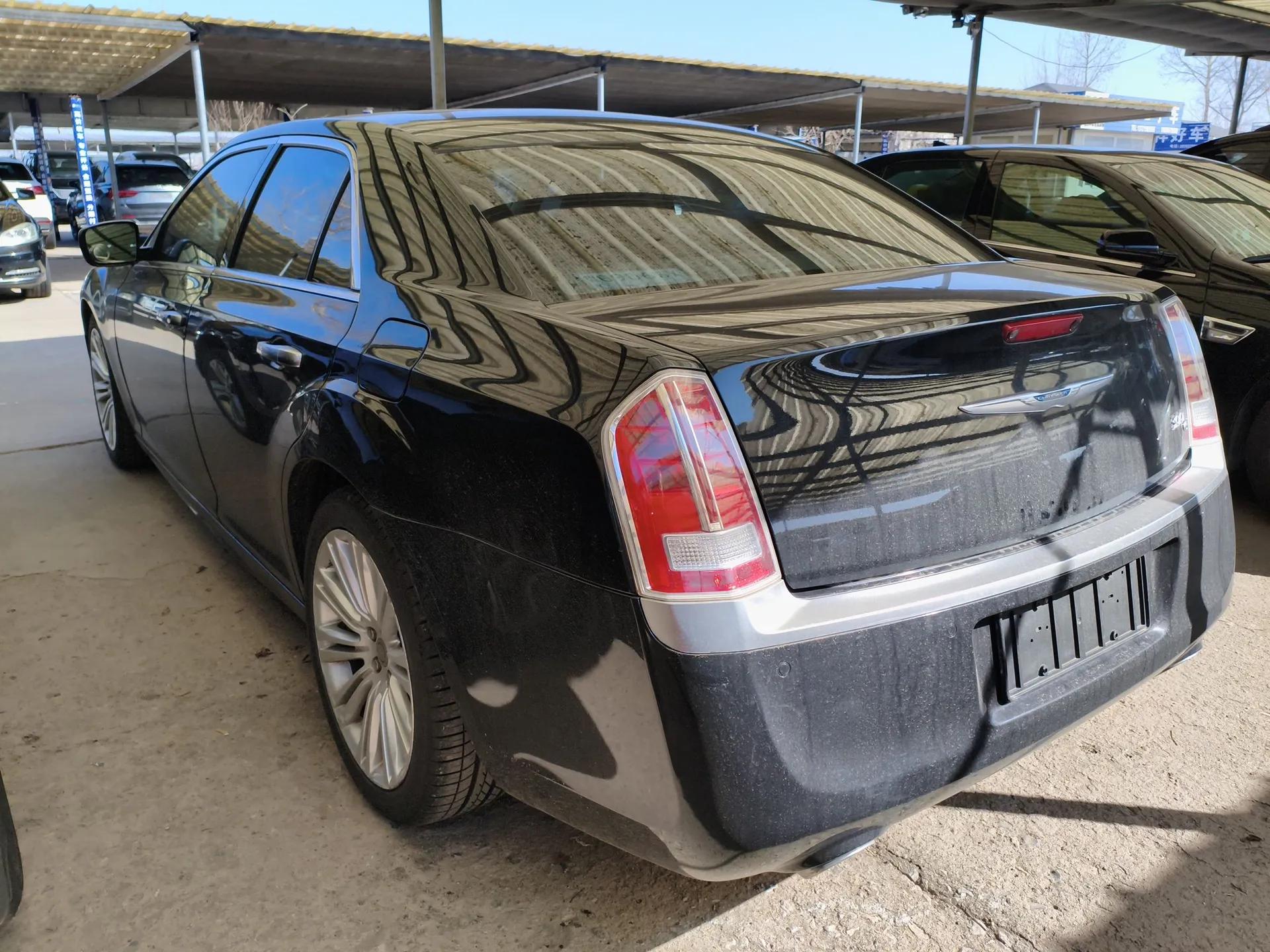 Chrysler 300C 2014 3.0L Excellence Edition — миниатюра 4