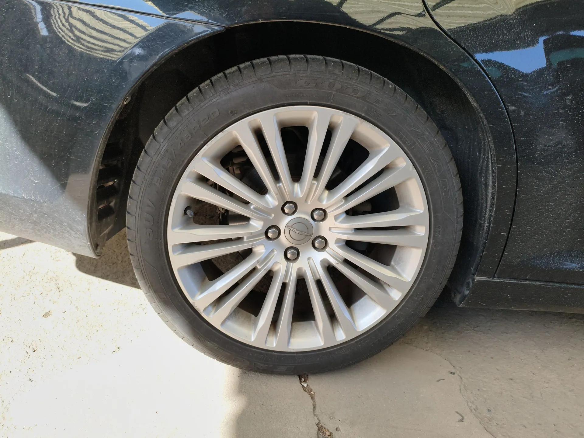 Chrysler 300C 2014 3.0L Excellence Edition — миниатюра 10