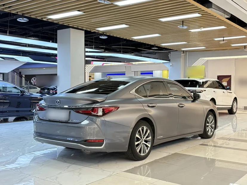 Lexus ES 2020 300h Premier Edition — миниатюра 4