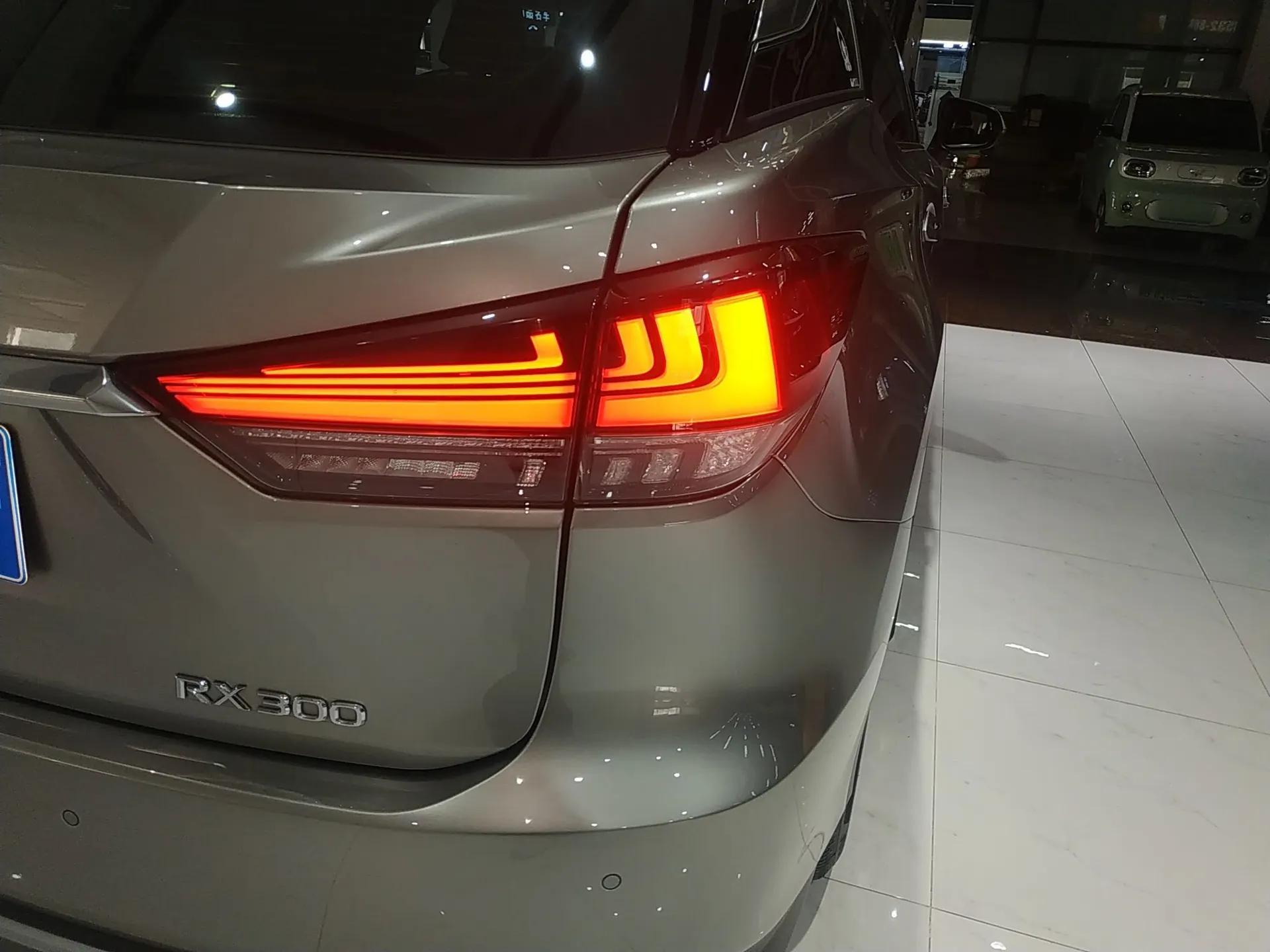 Lexus RX 2020 Revised Version 300 Two-Wheel Drive Elite Edition — миниатюра 3