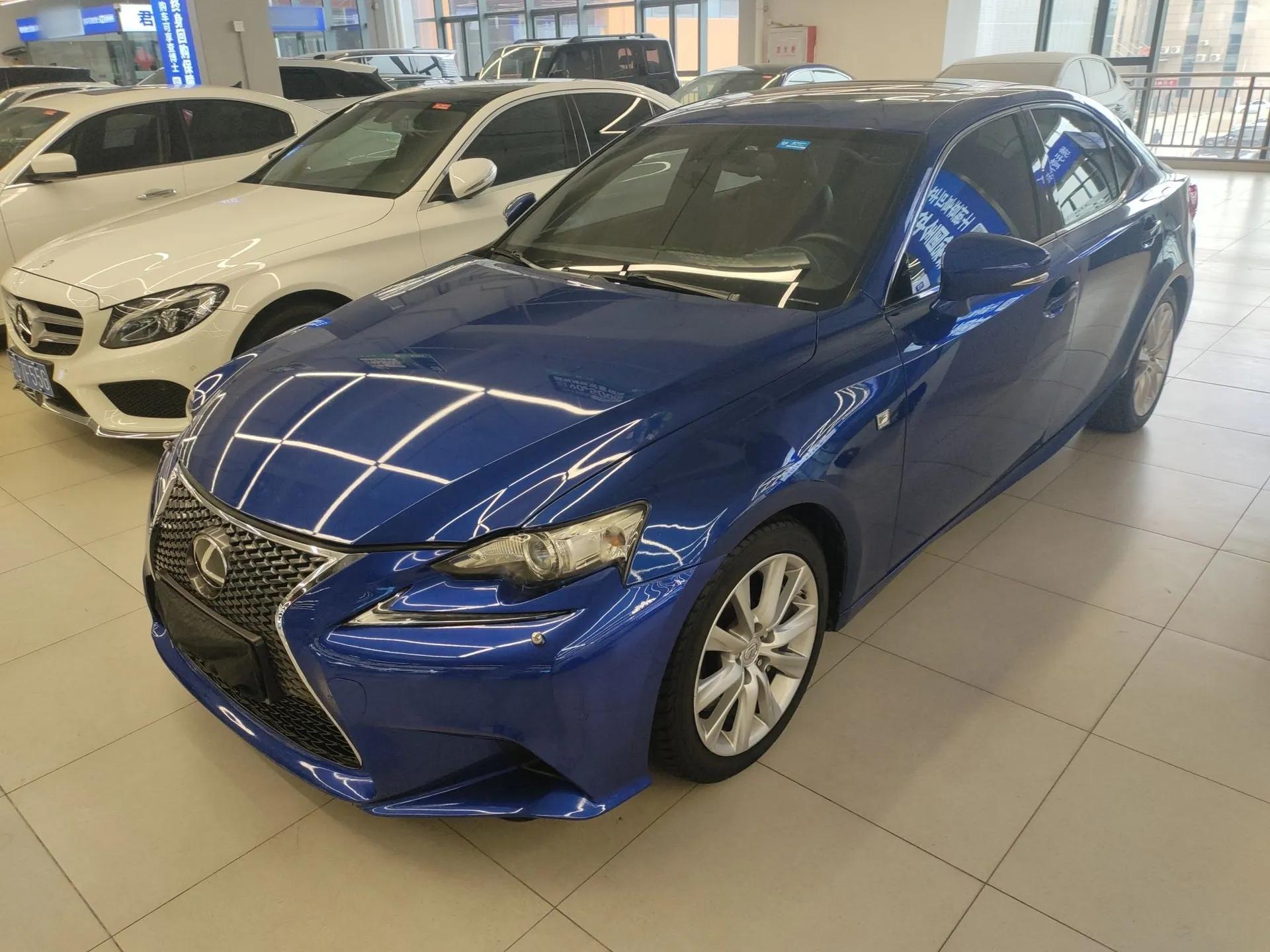 Lexus IS 2015 200t F SPORT — миниатюра 1