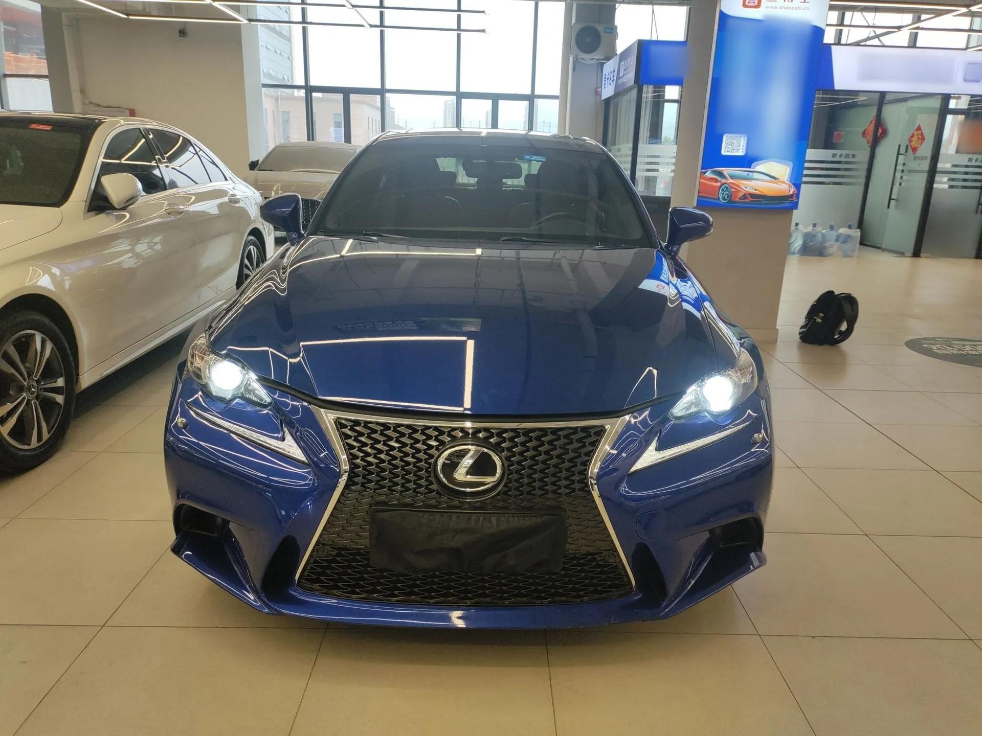Lexus IS 2015 200t F SPORT — миниатюра 2