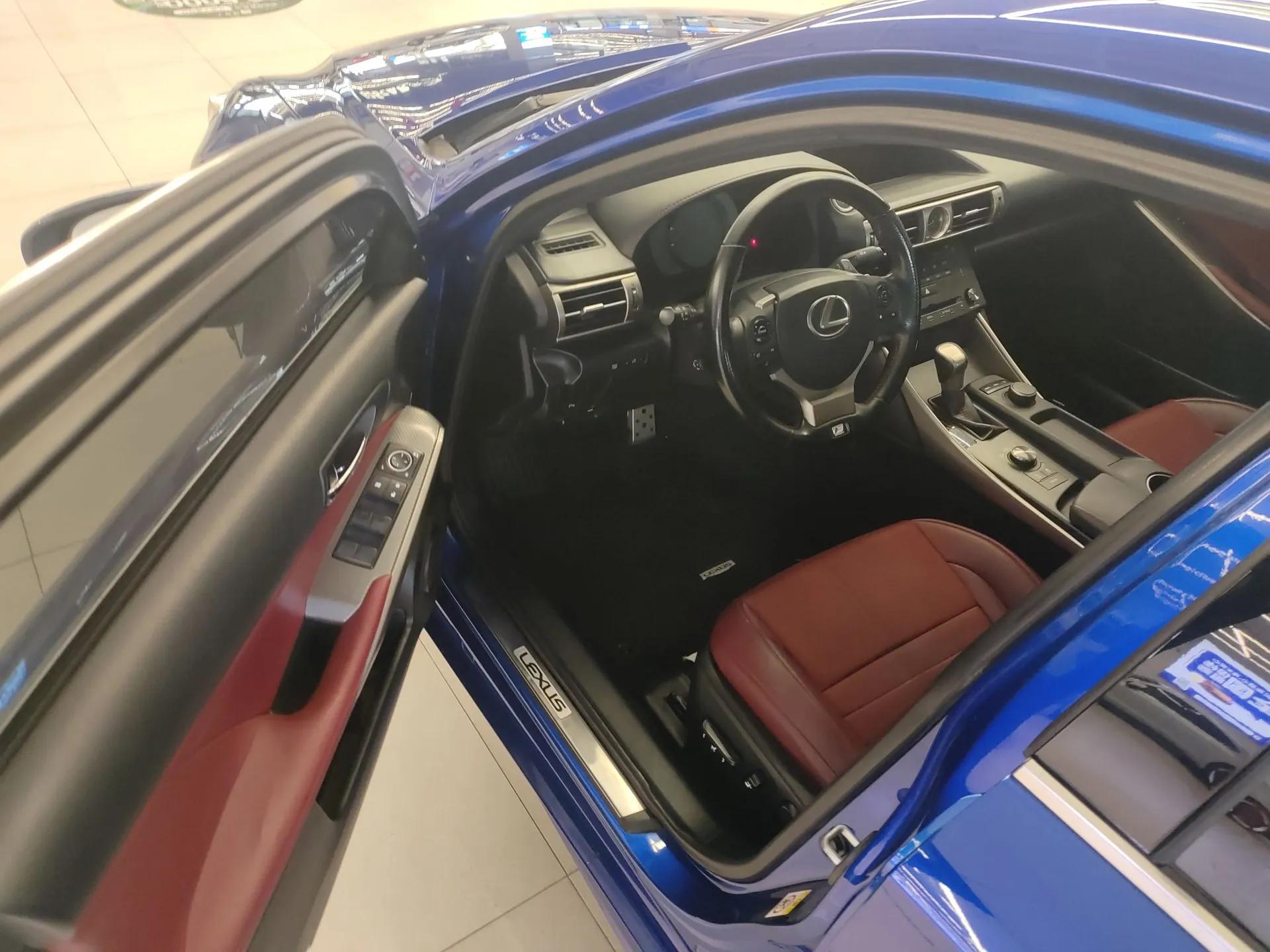 Lexus IS 2015 200t F SPORT — миниатюра 18