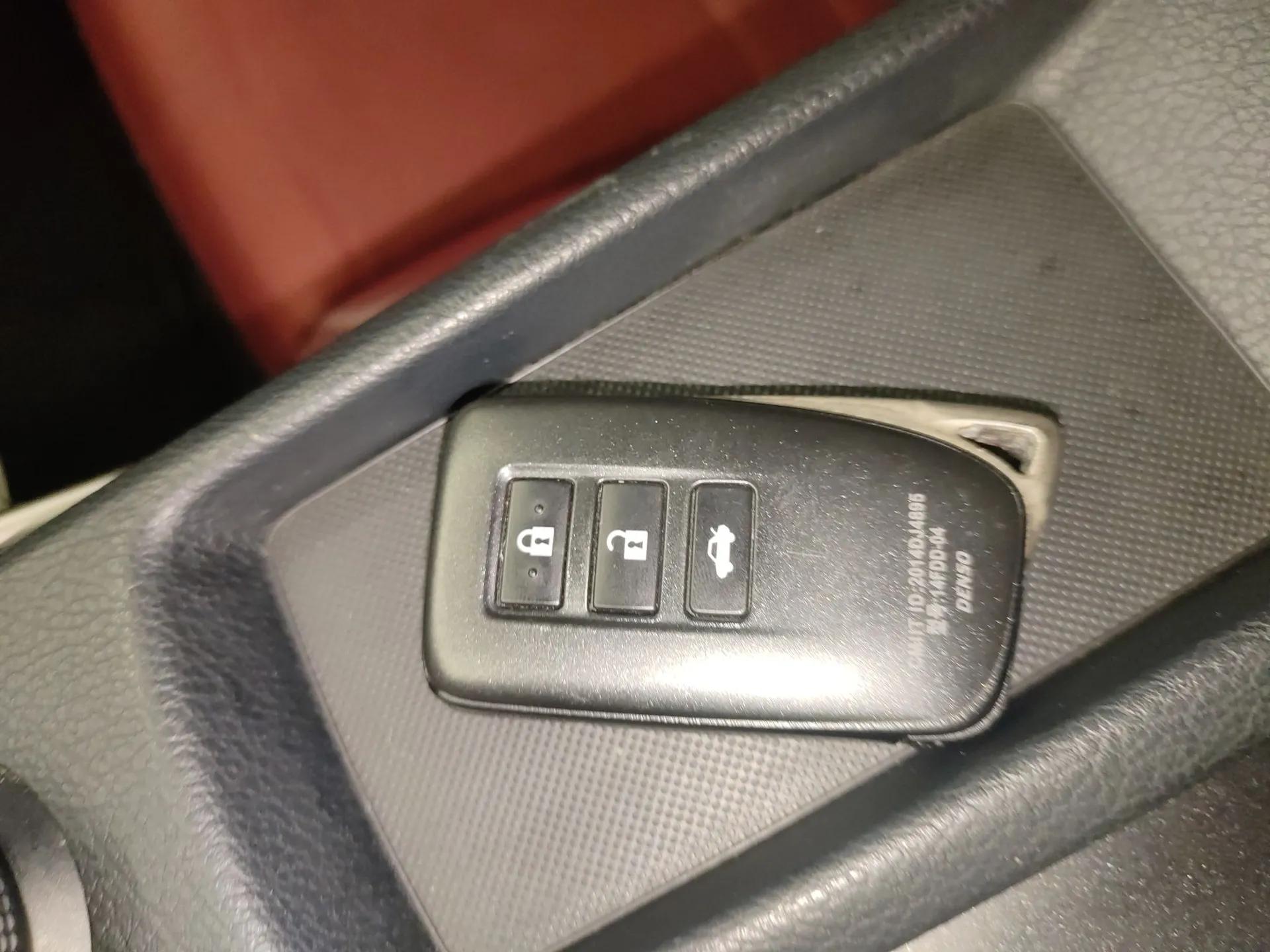 Lexus IS 2015 200t F SPORT — миниатюра 22
