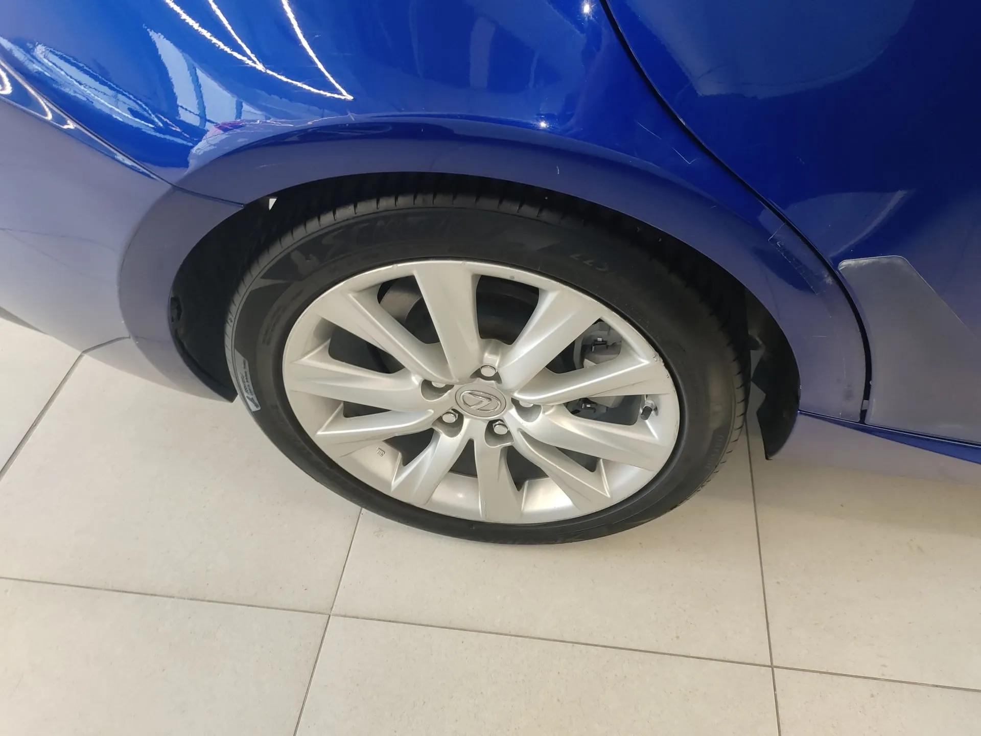 Lexus IS 2015 200t F SPORT — миниатюра 10