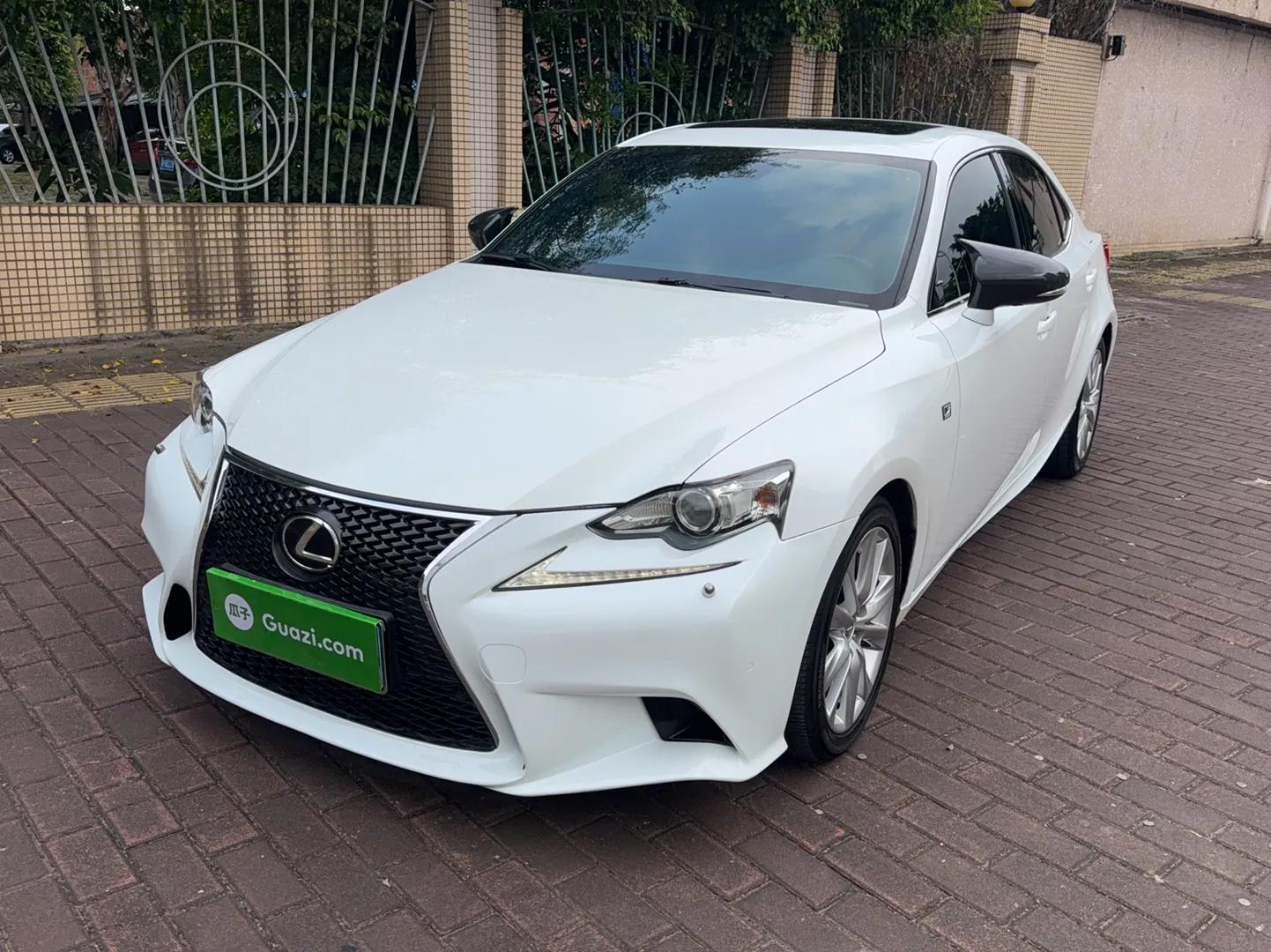 Lexus IS 2015 200t F SPORT — миниатюра 1