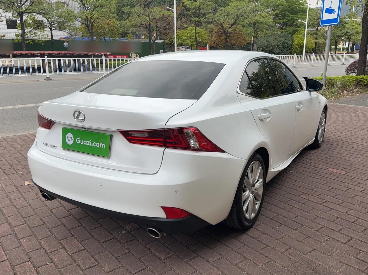 Lexus IS 2015 200t F SPORT — миниатюра 5