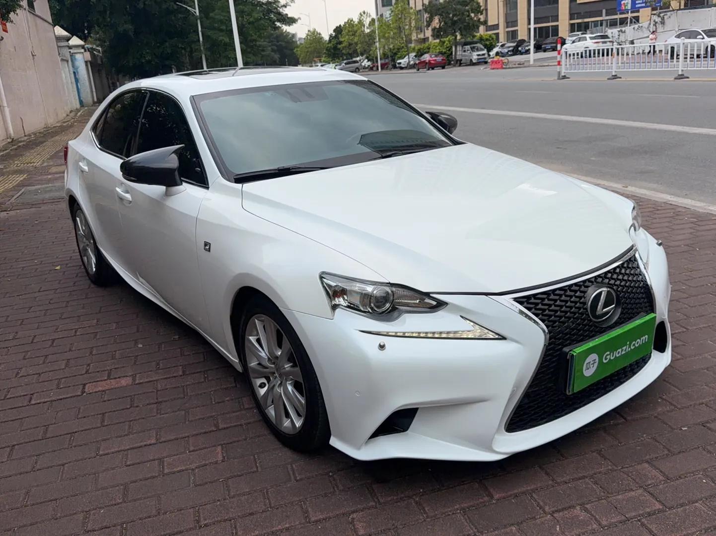 Lexus IS 2015 200t F SPORT — миниатюра 7