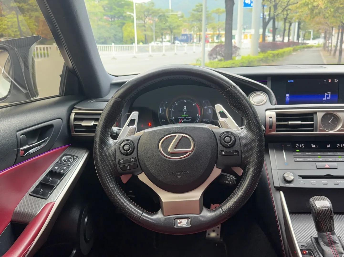 Lexus IS 2015 200t F SPORT — миниатюра 10